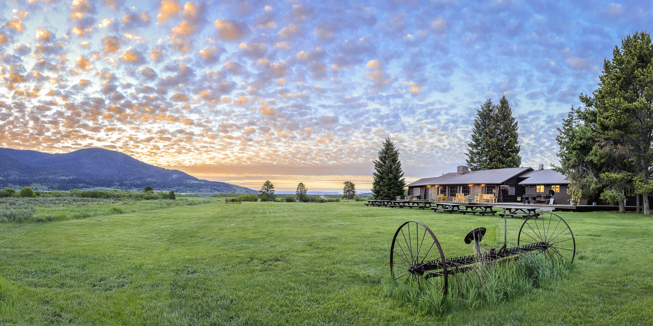 Lodgesunrise+2017+Hi+Res.jpg
