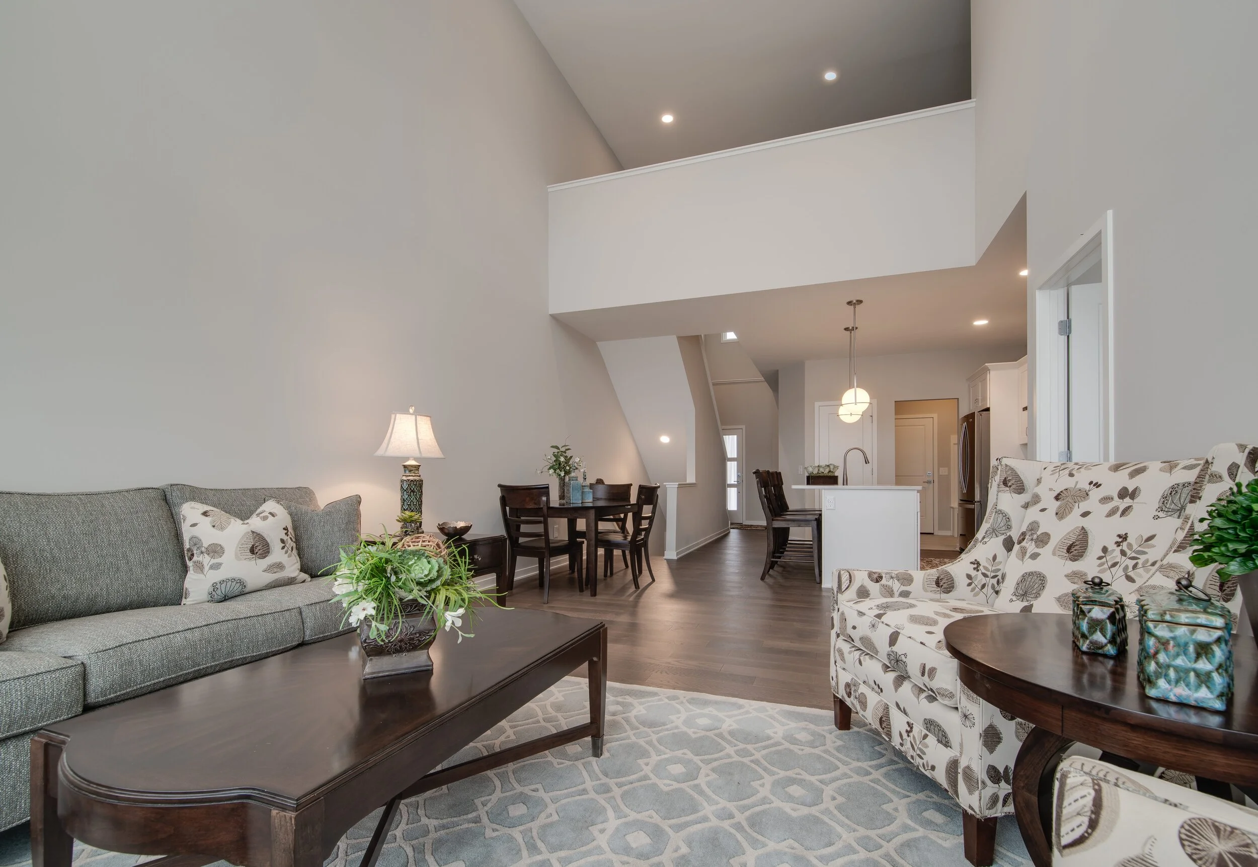 2 11 2019_TW-01-003_Diamond_Living_Oak engineered floors_14' ceiling balcony-min.jpg