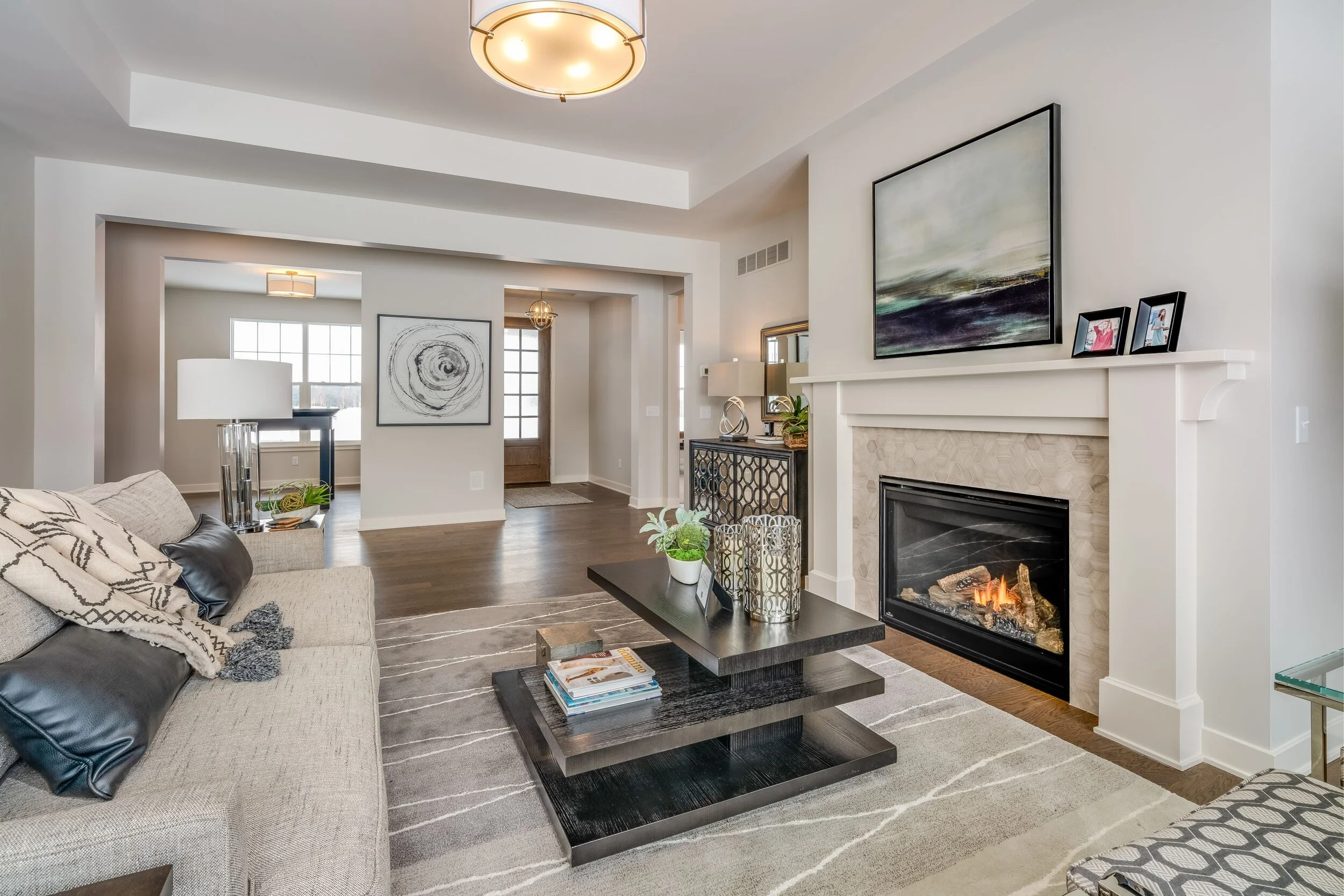 TS-01-022_Aspen_Living_Foyer_Flex room.jpg