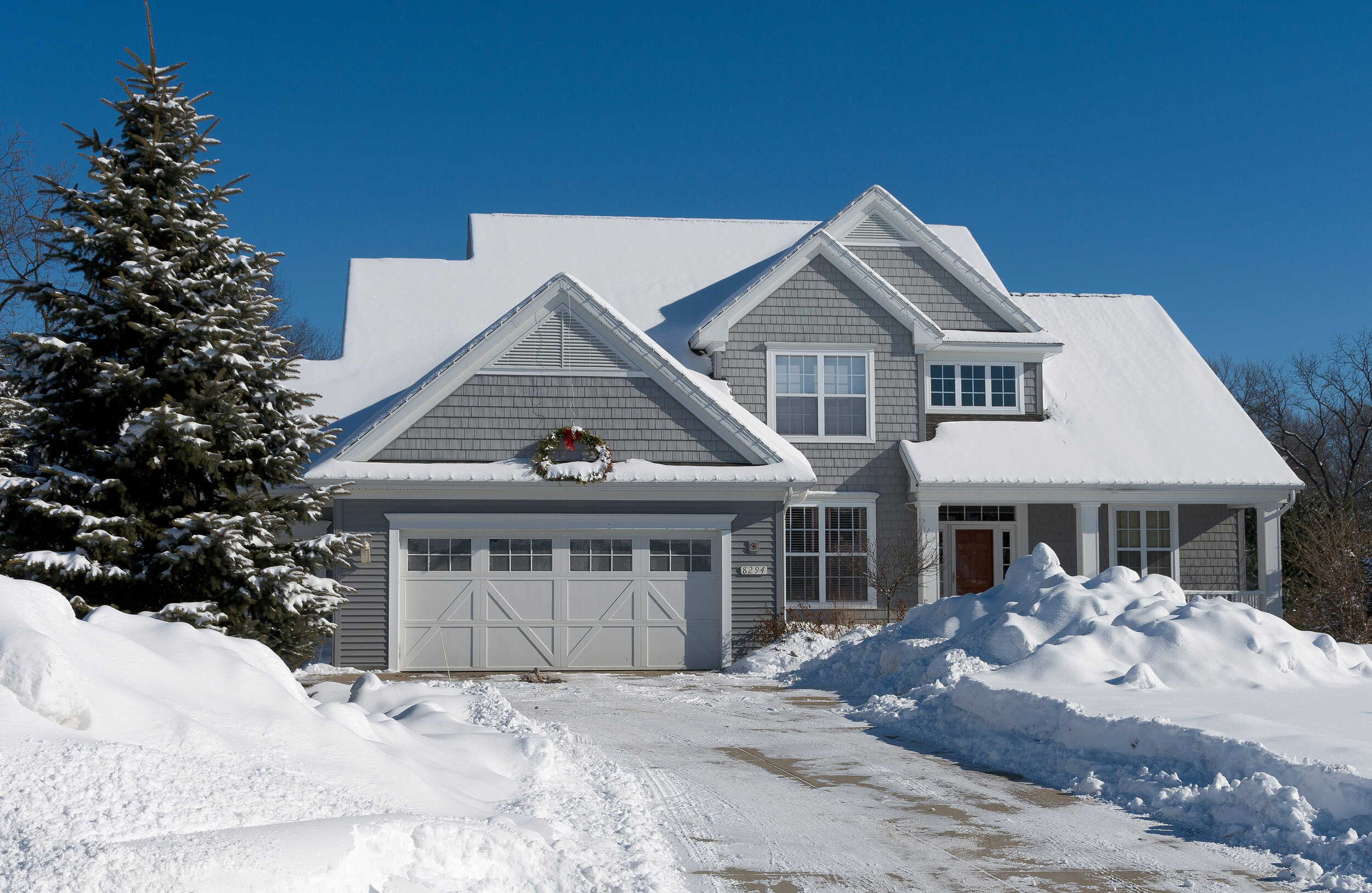 2014_Winter_BarringtonShores_Home Exterior_Plowed Driveway.jpg