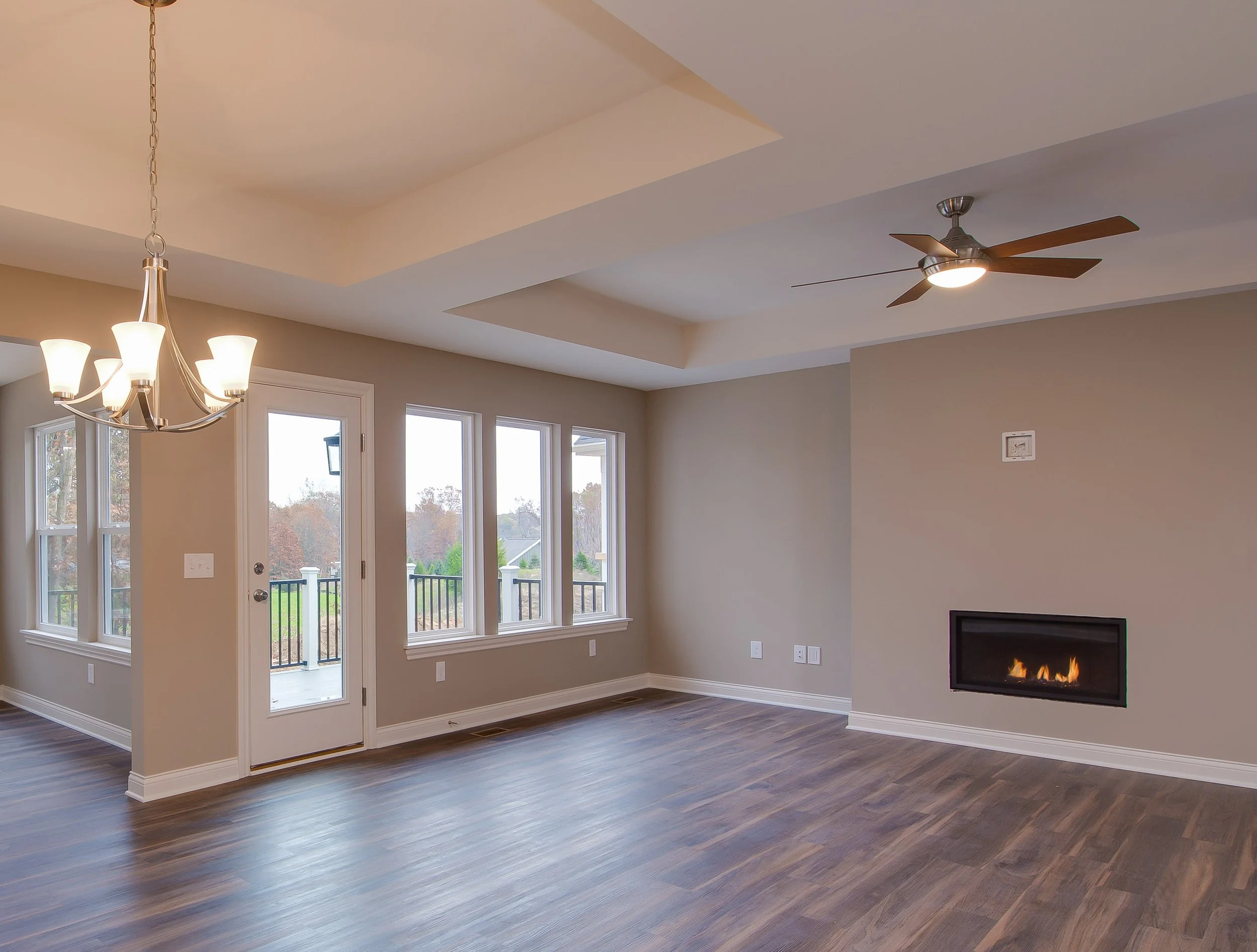 11 21 2017_WR-01-038_Bluebell_Dining_Sunroom_Kitchen_Fireplace_cropped.jpg