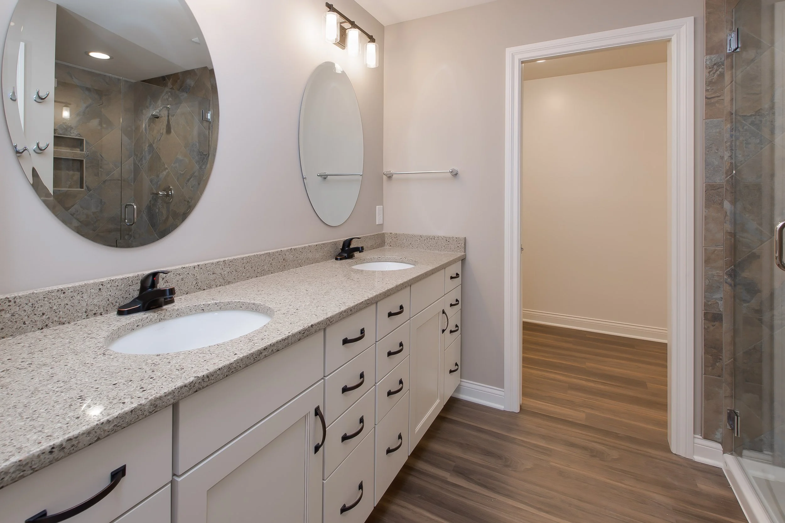 11 21 2017_WR-01-038_Bluebell_Master Bathroom_Owner's suite_White Cabinets_Dual Vanity.JPG