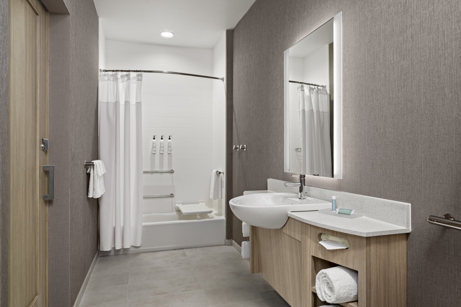 SHS_AZOSP_ADA_Grab_Bar_Bathrub.jpg