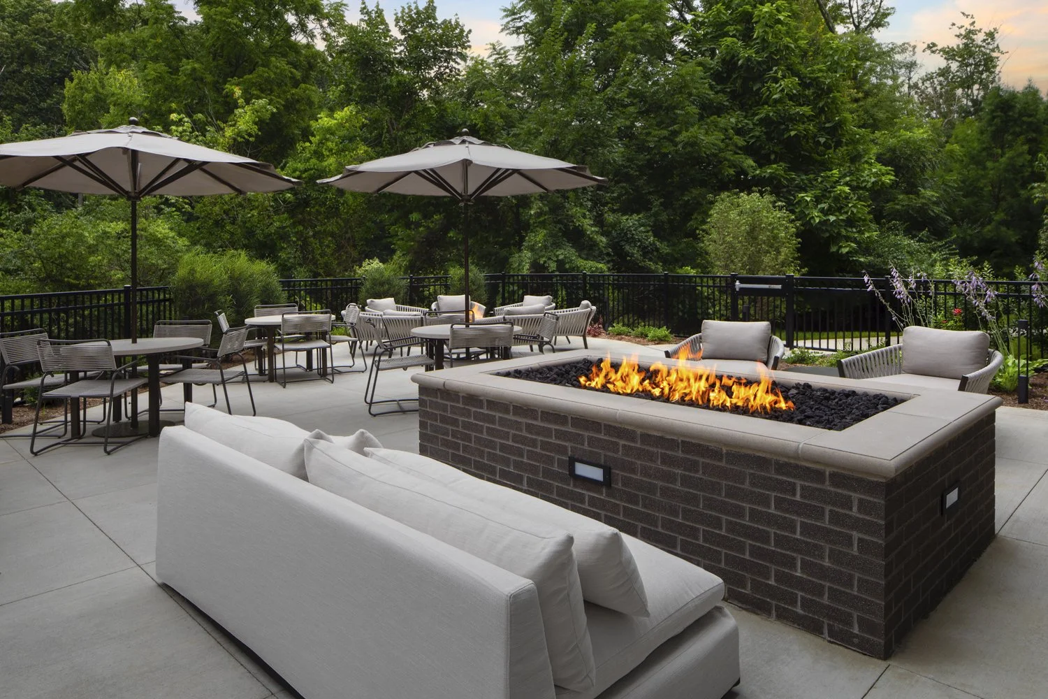 SHS_AZOSP_Outdoor_Patio_A.jpg