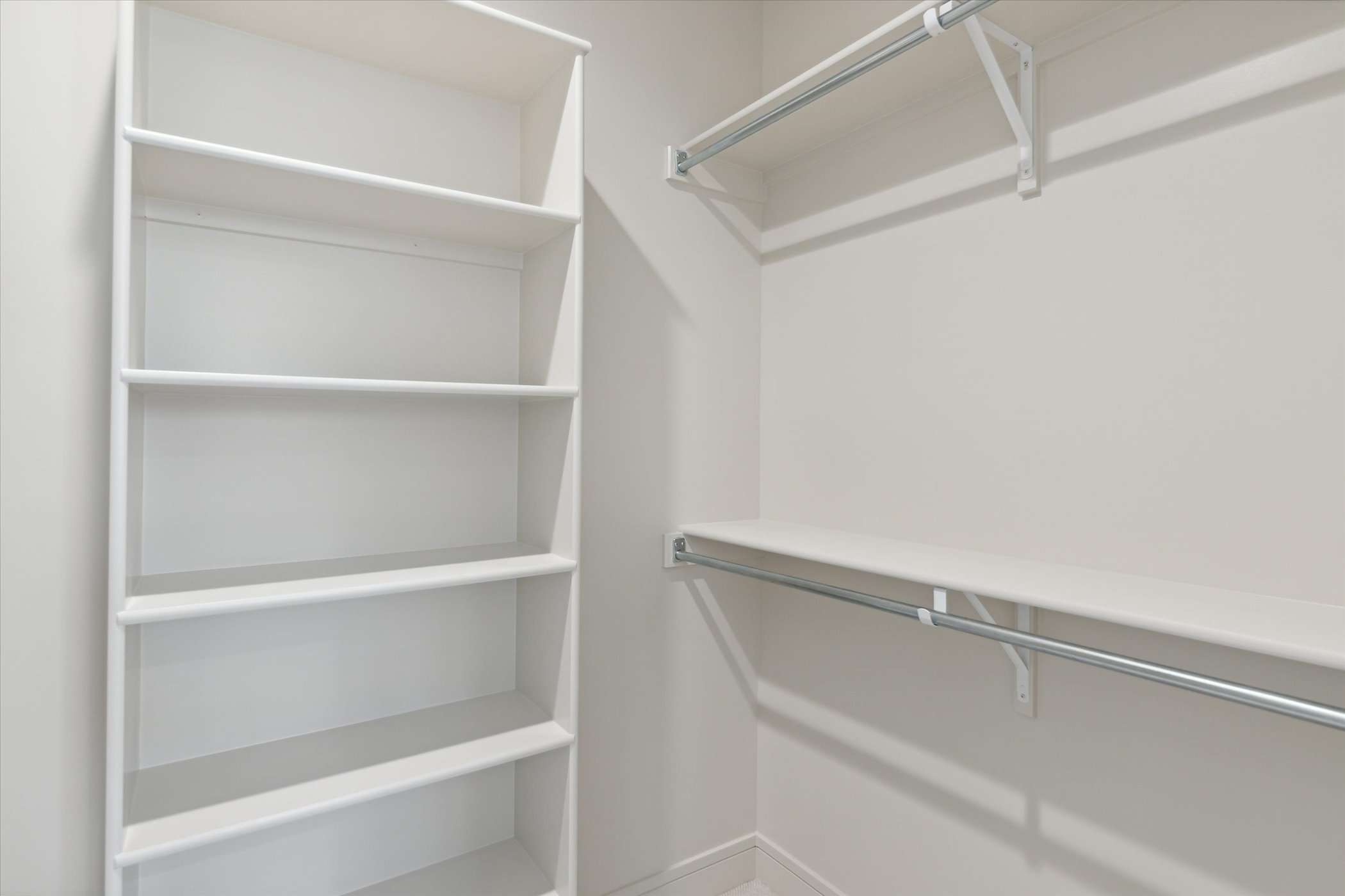 HL-04-148 Firethorn Primary Suite Walk-In Closet.jpg