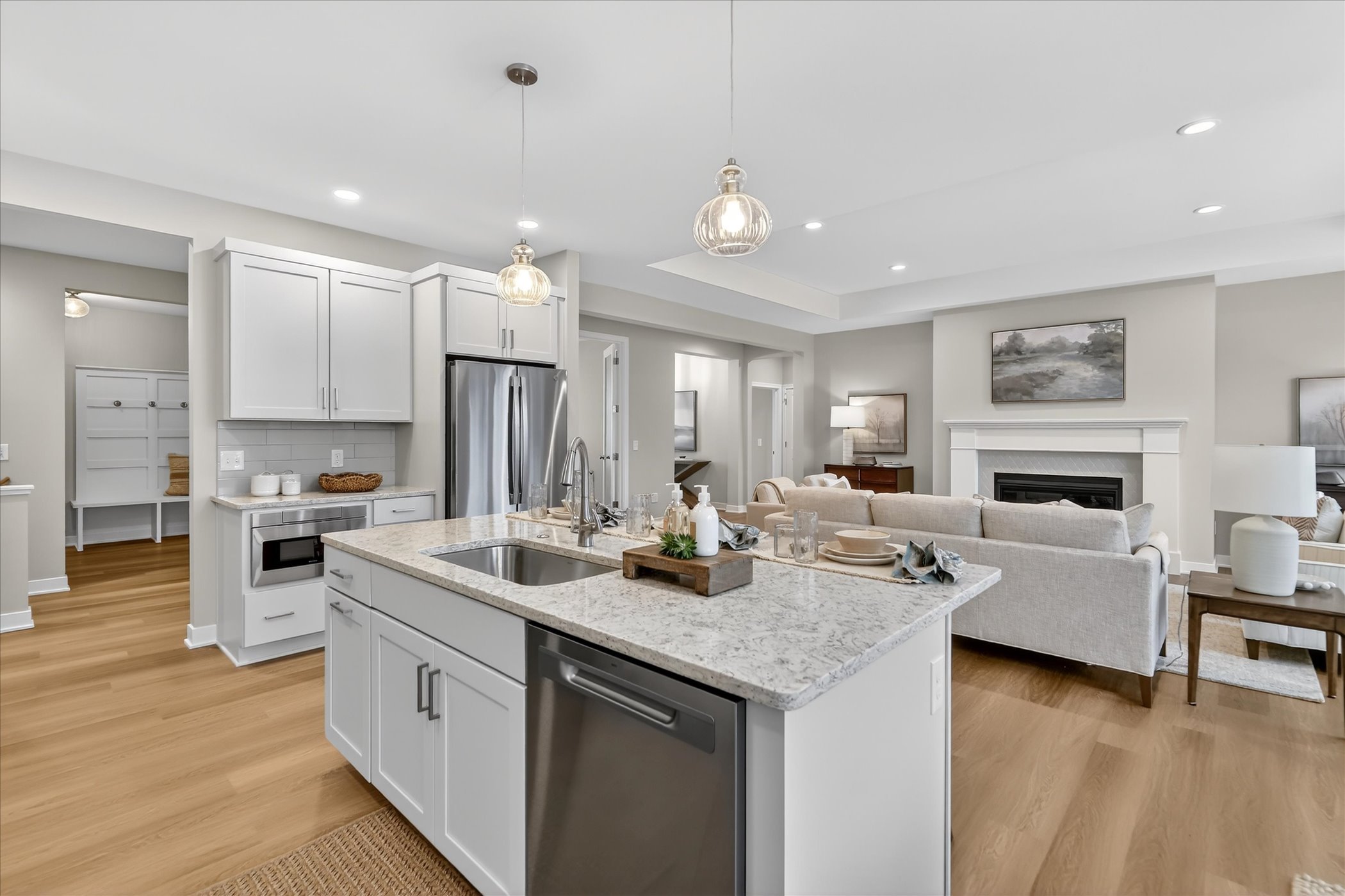 17-8020 Turning Stone Kalamazoo, MI  49009-WindowStill-Photography.jpg