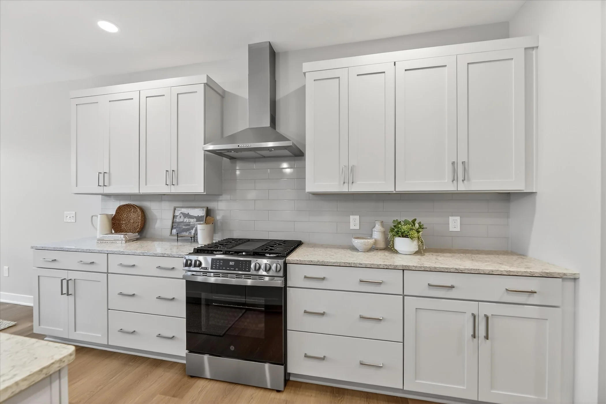 19-8020 Turning Stone Kalamazoo, MI  49009-WindowStill-Photography.jpg