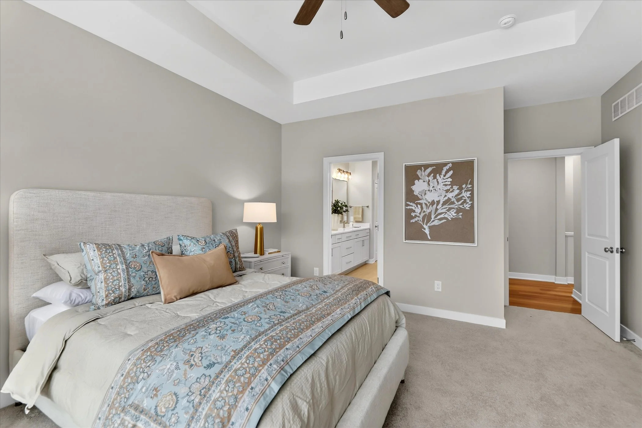 23-8020 Turning Stone Kalamazoo, MI  49009-WindowStill-Photography.jpg