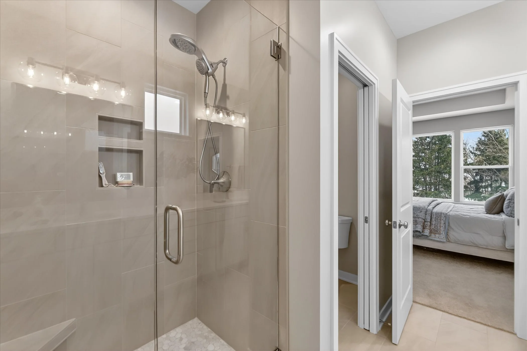 25-8020 Turning Stone Kalamazoo, MI  49009-WindowStill-Photography.jpg