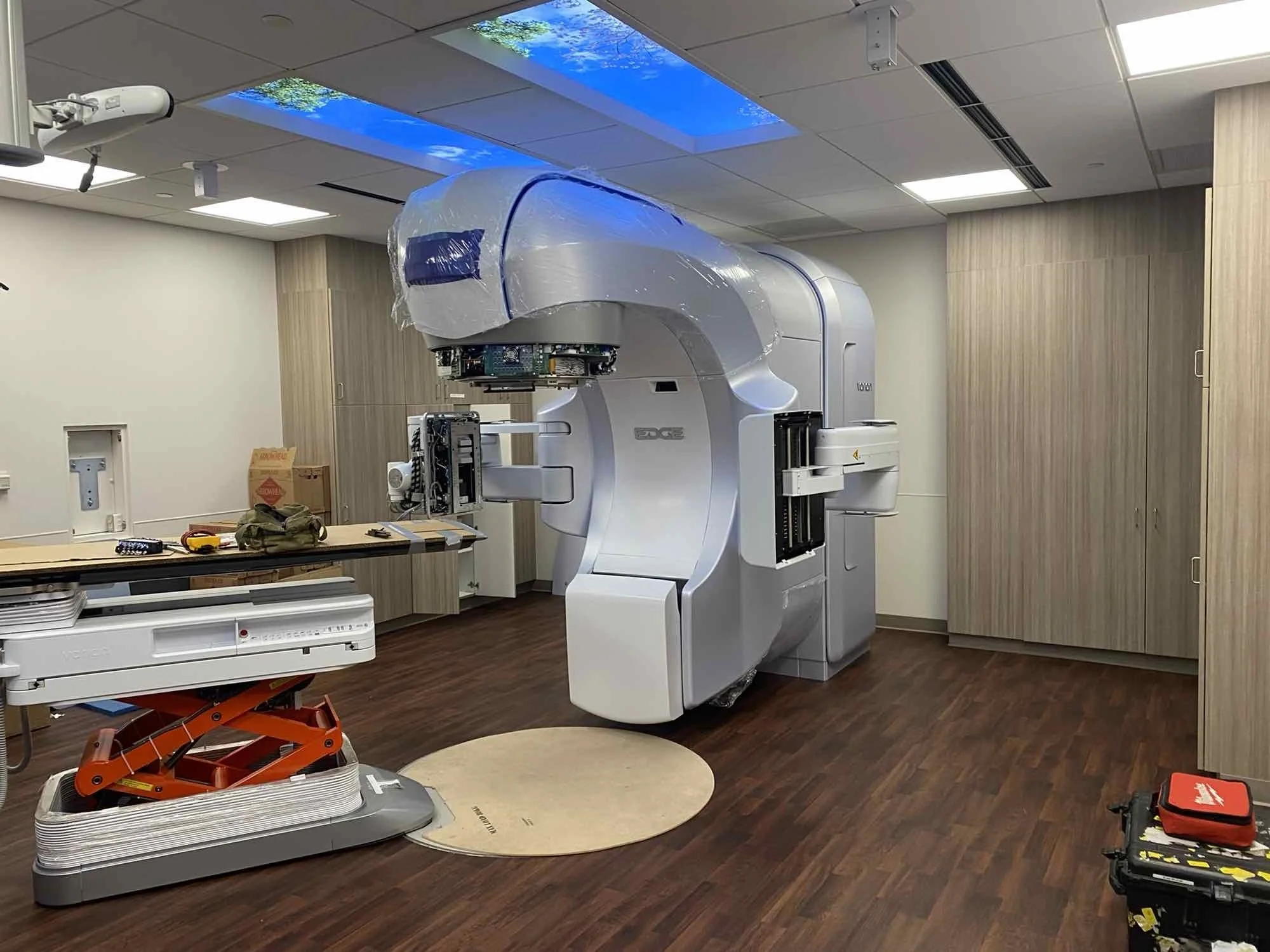 WestMichiganCancerCenter_Kalamazoo_Healthcare_EquipmentInstall_2022.jpeg
