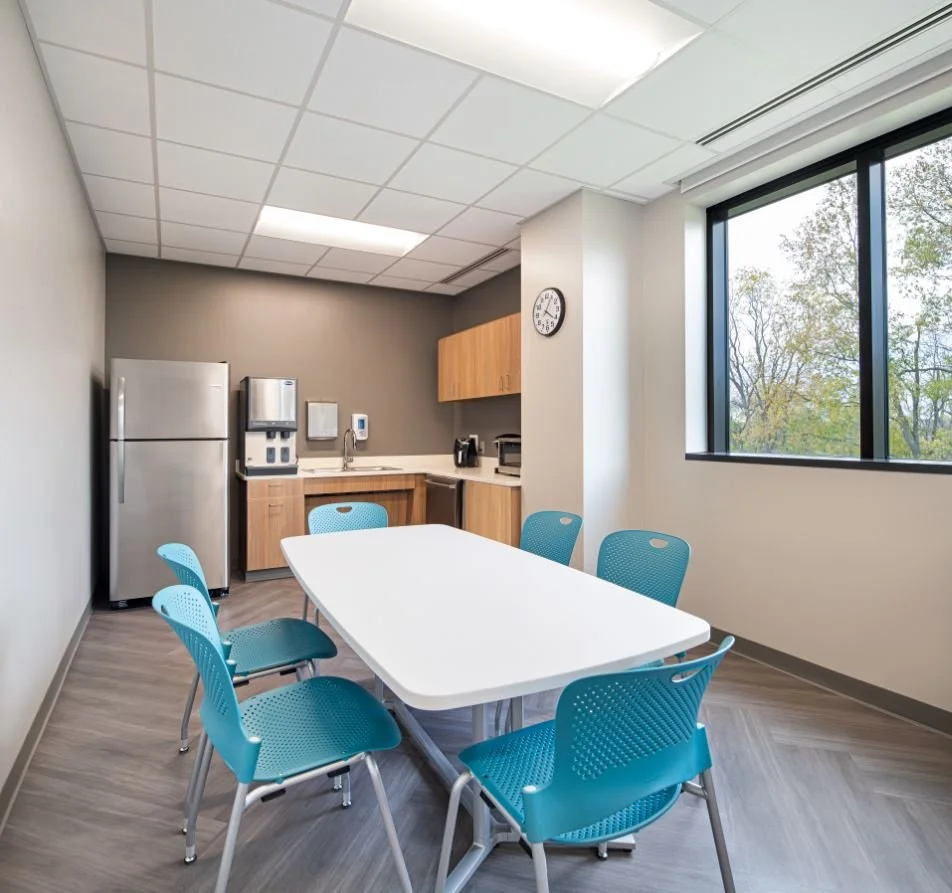 BeaconCancerCenter_Kalamazoo_Healthcare_SmallBreakroom_2022.JPG