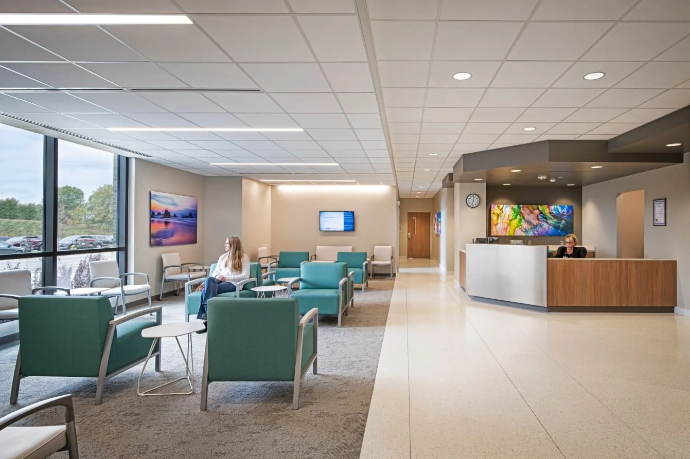 BeaconCancerCenter_Kalamazoo_Healthcare_WaitingArea3_2022.JPG