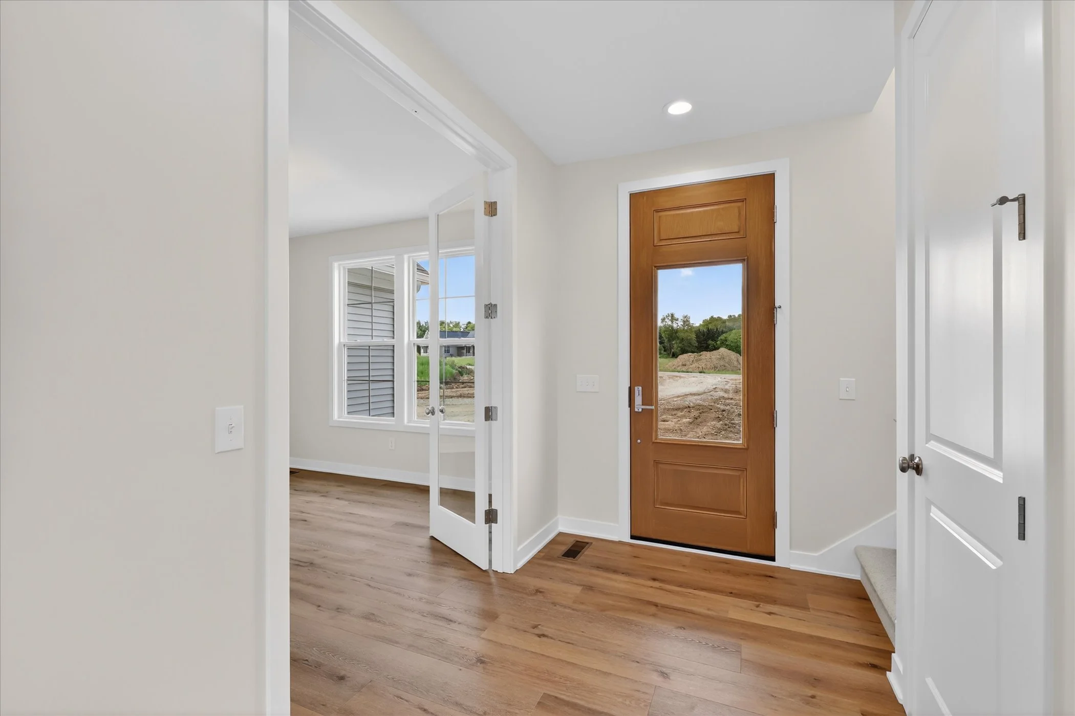 07-6697-Chaffey-Creek-Trl-WindowStill.jpg