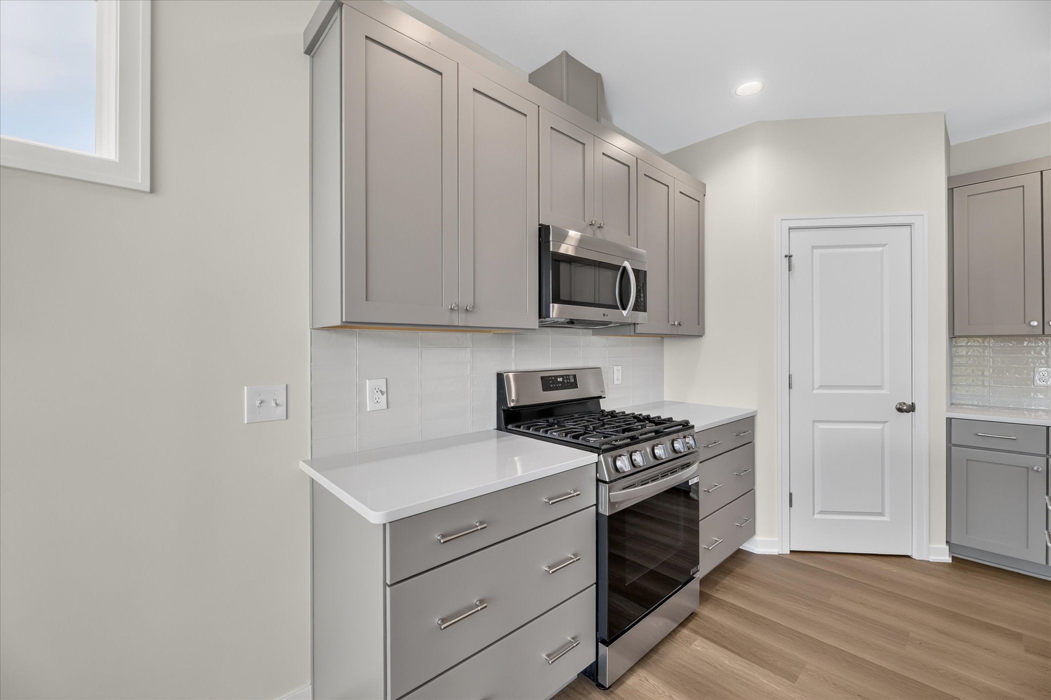 15-3700-Marabella-Pl-Kalamazoo-MI-49006-WindowStill.jpg