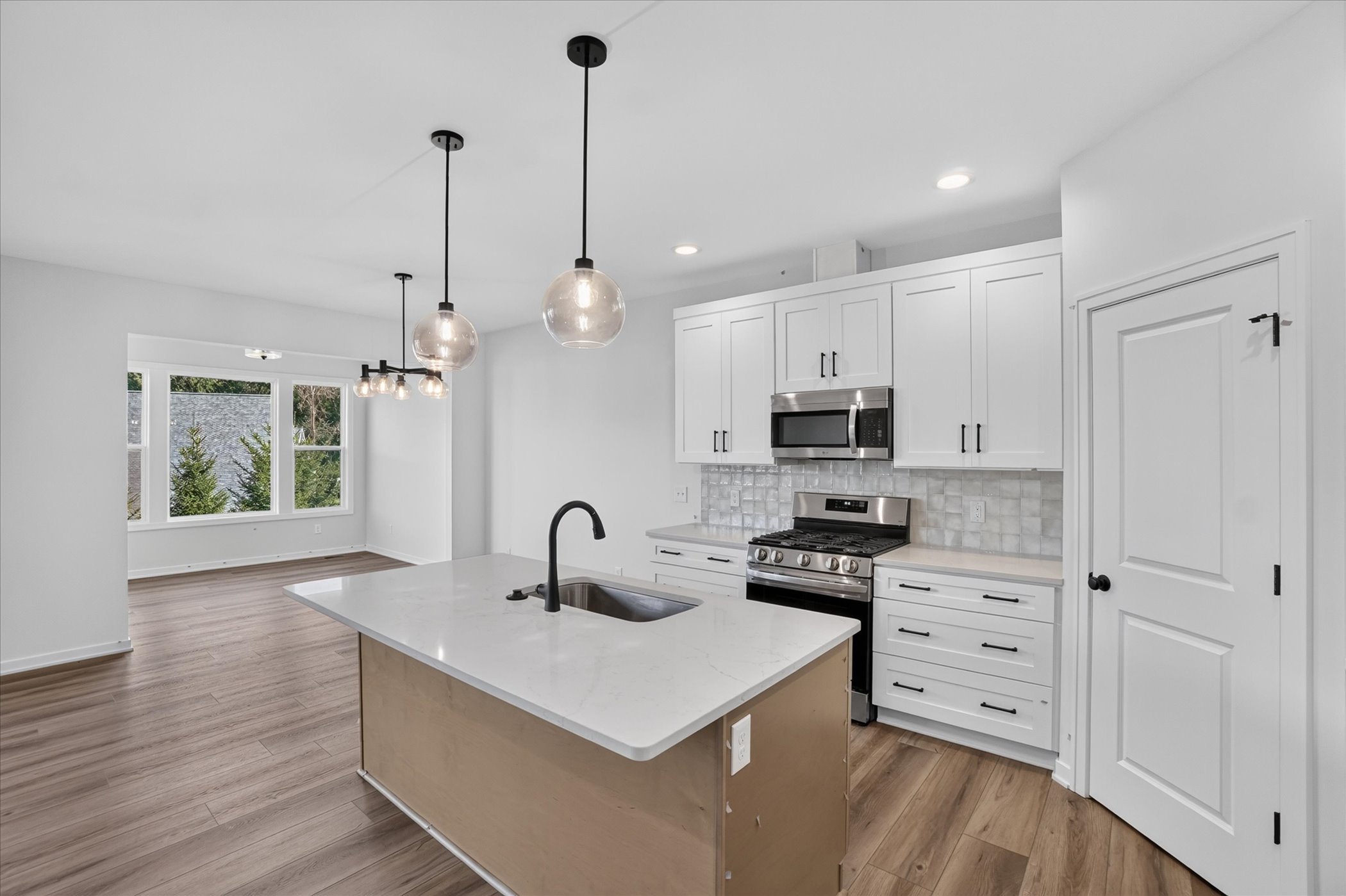 13-3704-Marabella-Pl-Kalamazoo-WindowStill.jpg