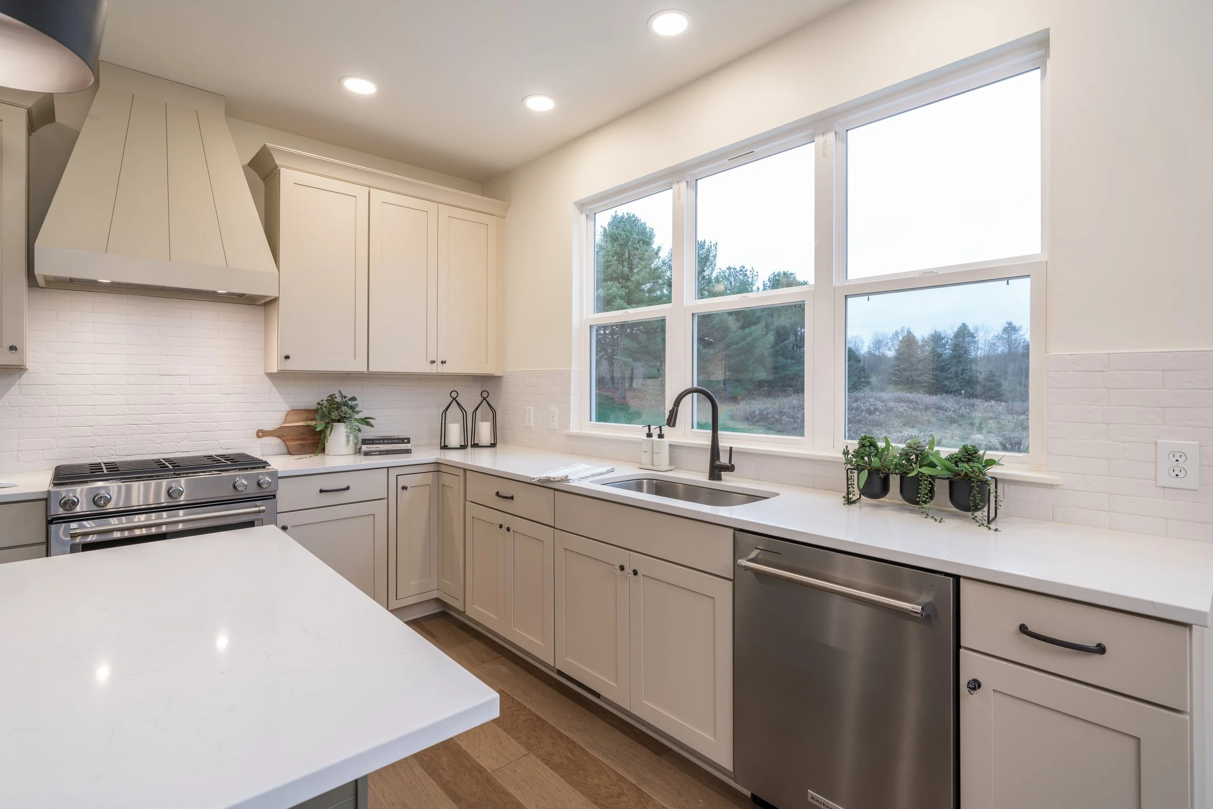 MS0108-Cottonwood - Kitchen Sink Window.jpg