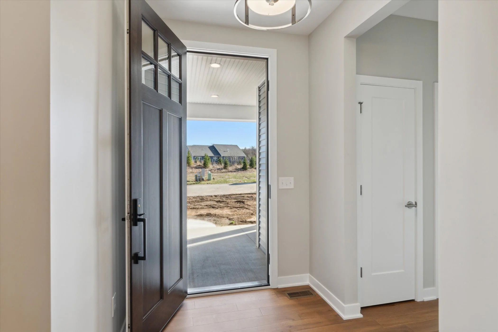 WW-04-75 Forsythia Interior Door View to Front.jpg