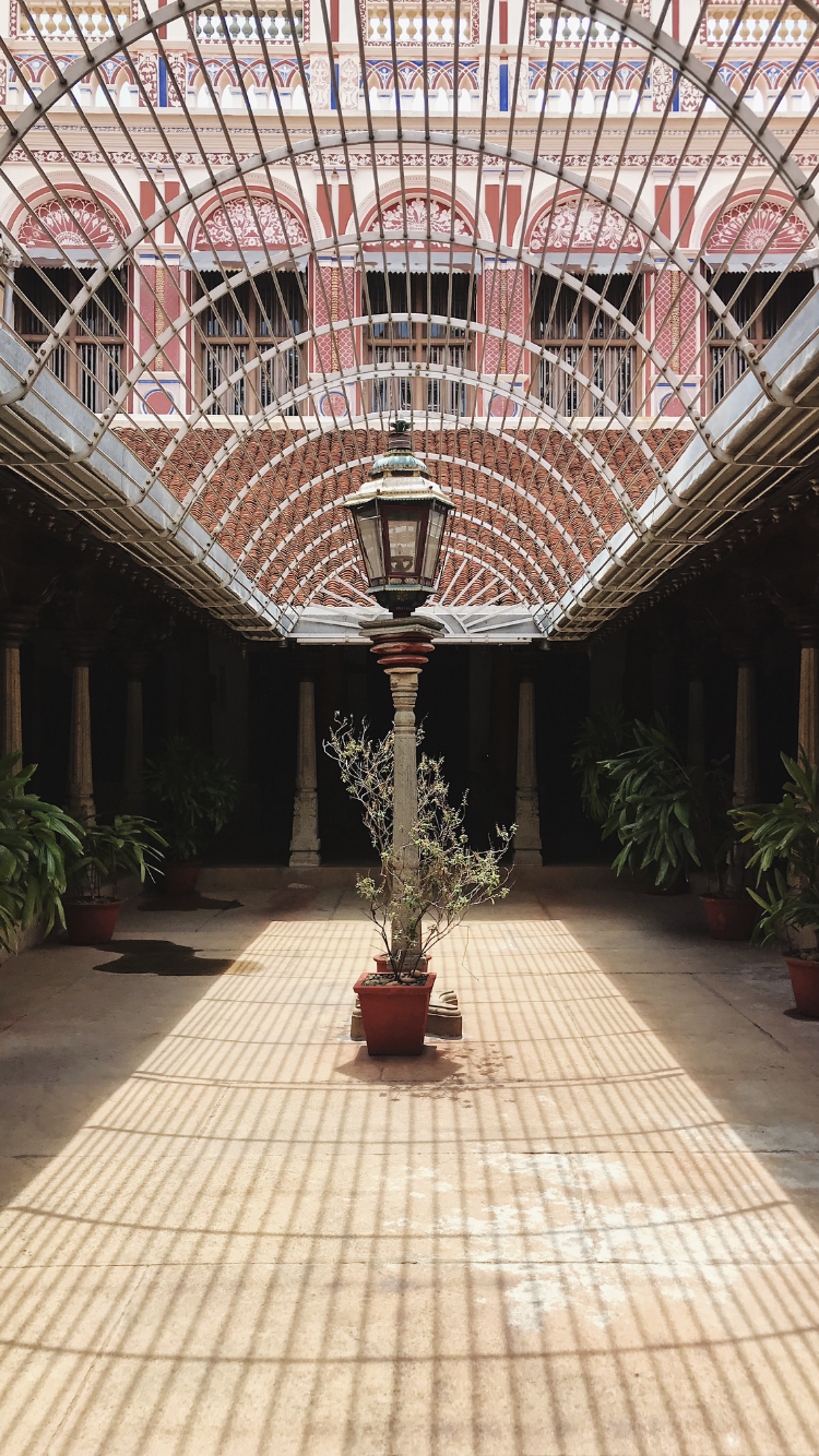 02_elice_f_Pudukkottai_courtyard.PNG