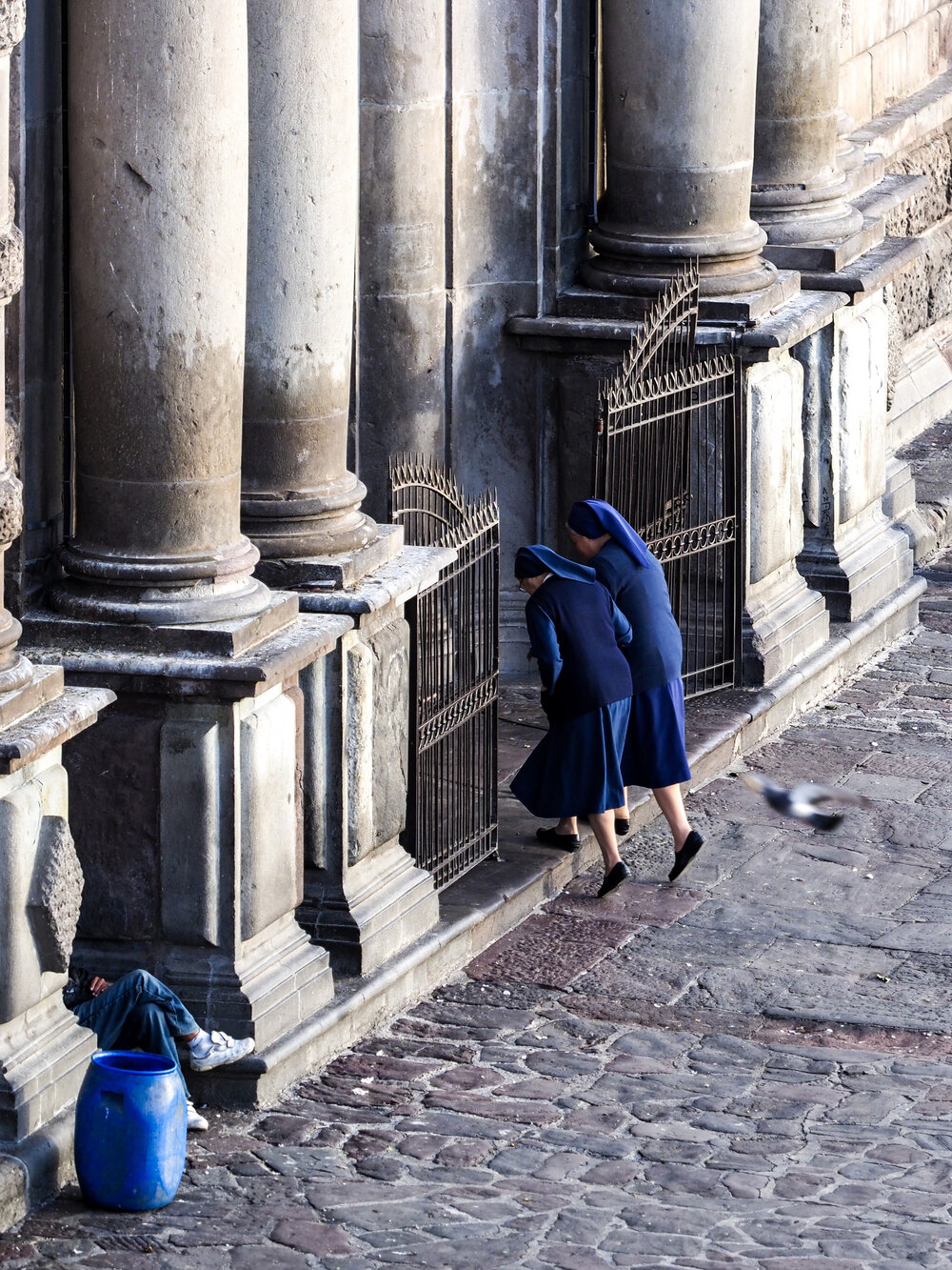  composition in blue, Iglesia de San Francisco 