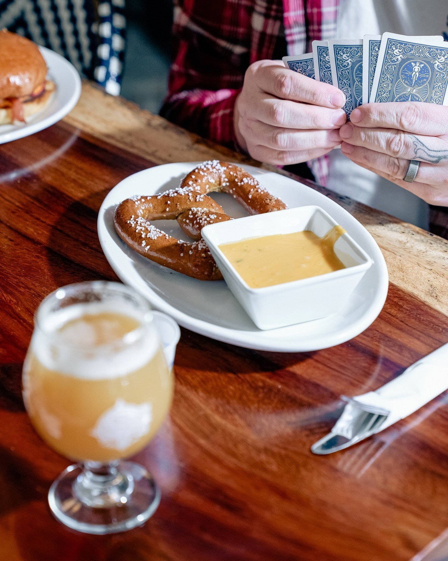 Pretzel and beer = the perfect combo! Grab your squad and have a game day at The Albert! 

#georgia #atlanta #atleats #atlfoodie #thealbert #fresh #bestneighborhoodbar #inmanpark #atlvibes #atlantaeats #falconsgame