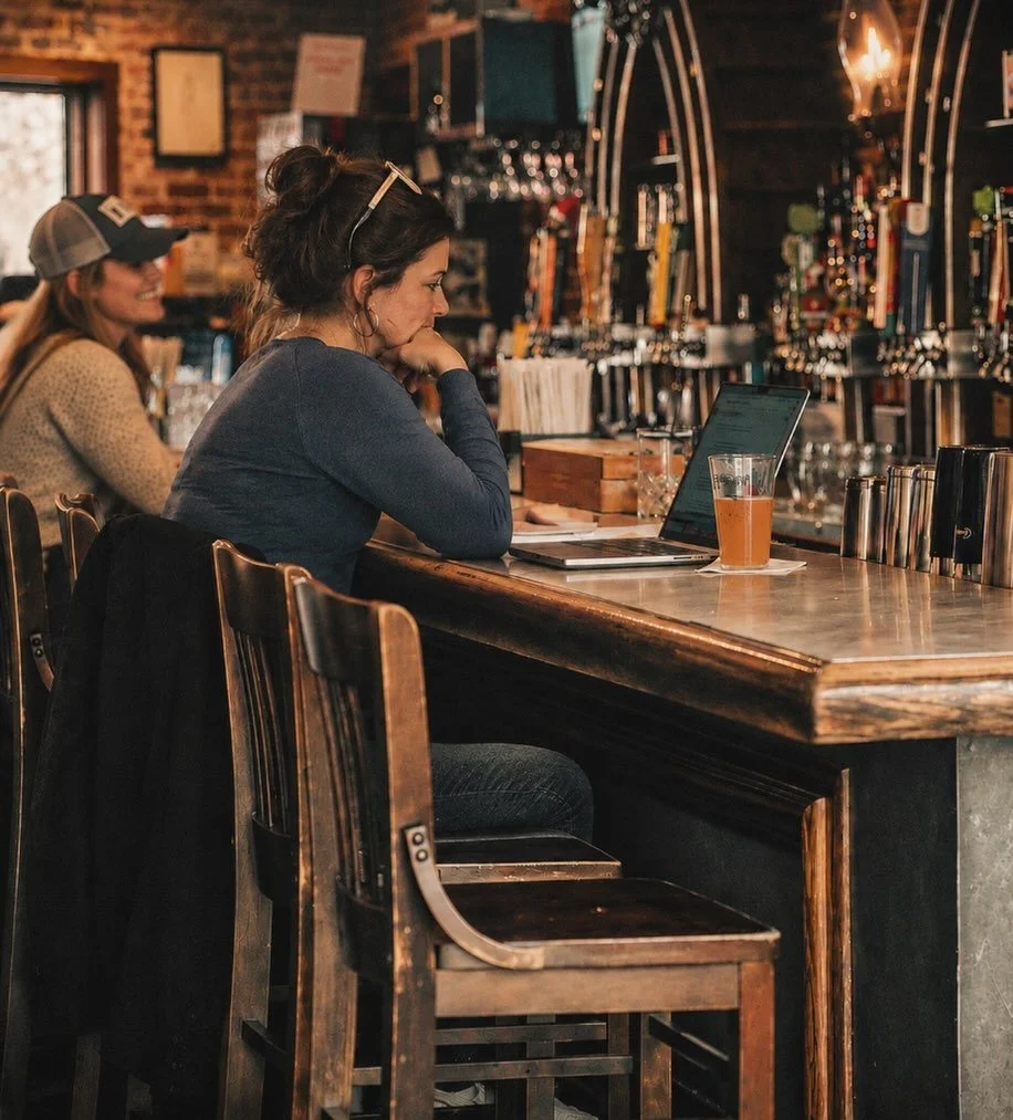 📎Work from home? Nah, work from The Albert. 💻

Nicer lunch breaks, good company, and a much better office view!

📍 The Albert | Inman Park

#thealbertatl #inmanpark #tuesday #atlantabars #neighborhoodbar