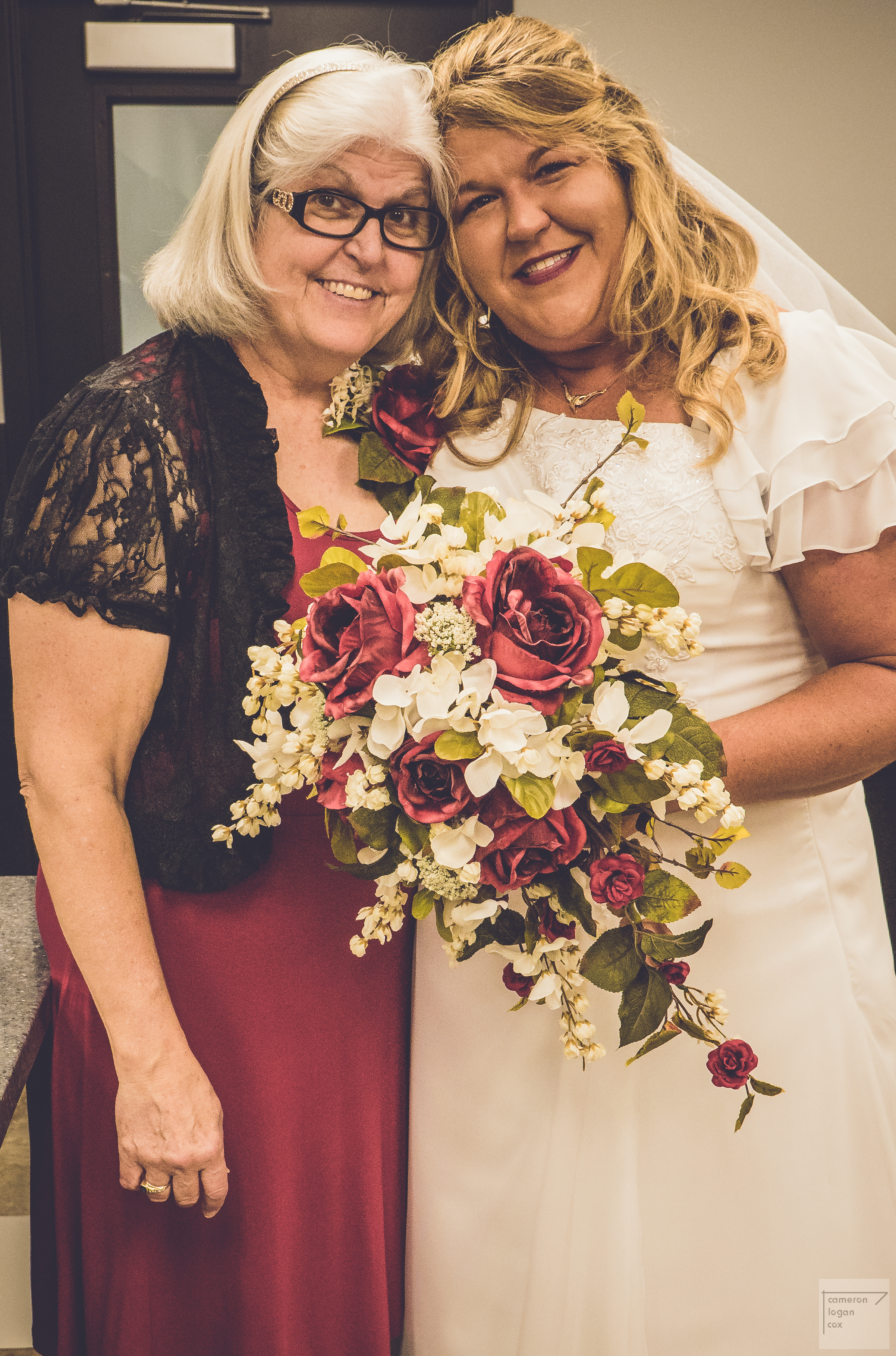 Wedding Photographer Photography Kansas City Gallery Missouri Photos Online Discount Price Two Photographer Team Video wedding rings candids documentarian poses posed (106 of 294).jpg