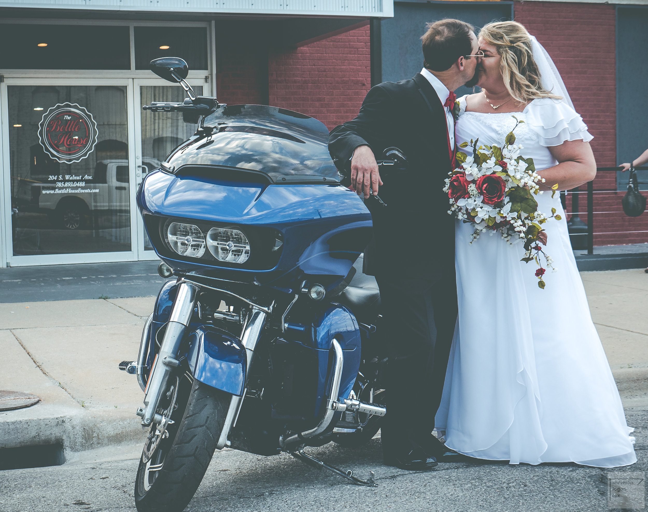 Wedding Photographer Photography Kansas City Gallery Missouri Photos Online Discount Price Two Photographer Team Video wedding rings candids documentarian poses posed (196 of 294).jpg