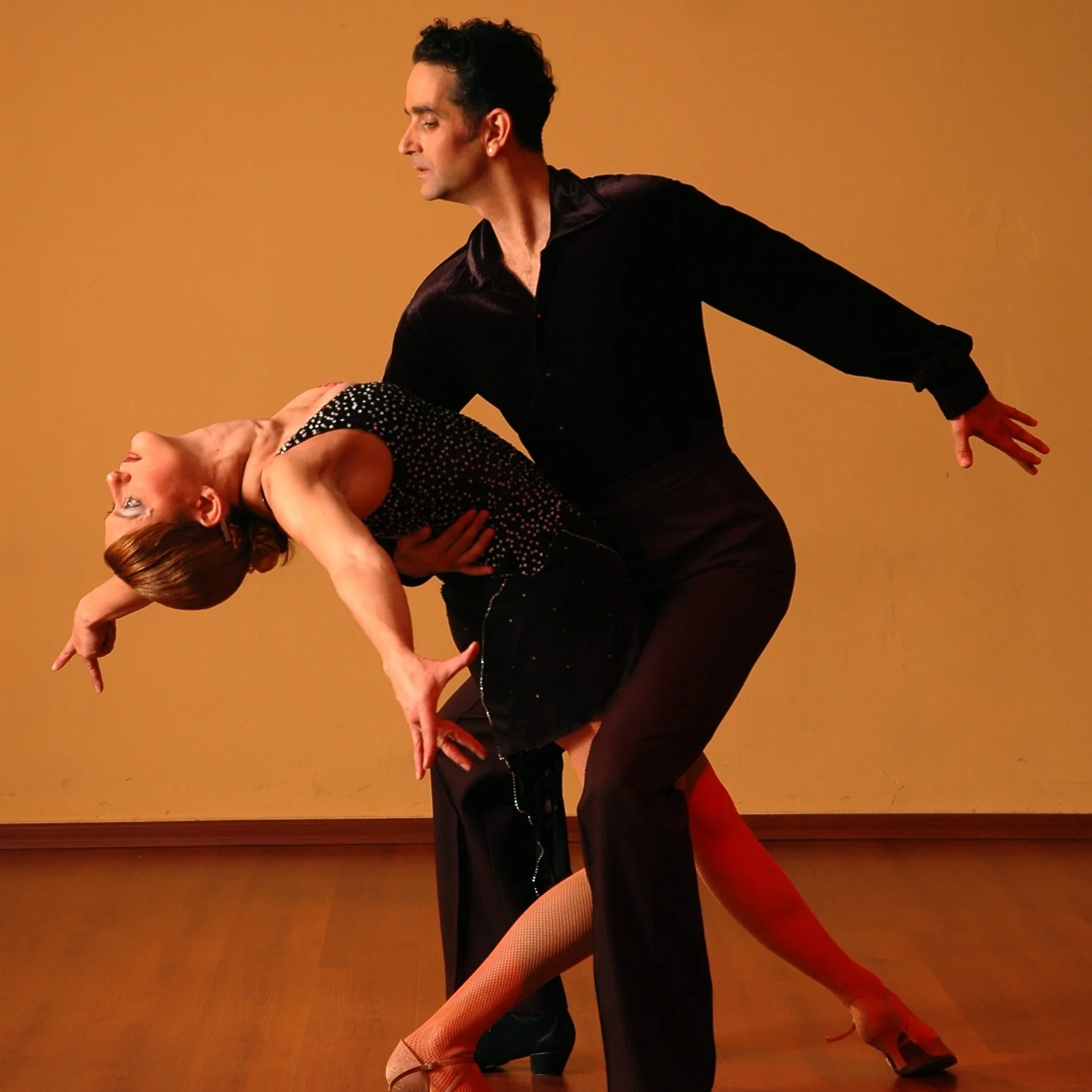 active-dance-dancer-270789.jpg