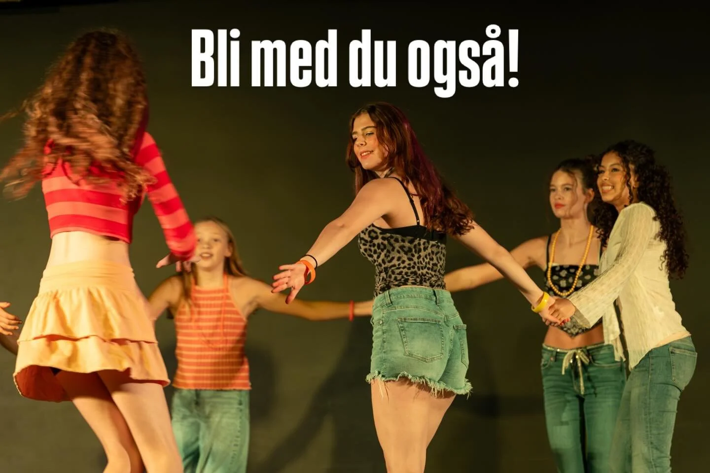 Gode fellesskap er viktigere enn noen gang! Dans skaper samhold, gj&oslash;r oss ydmyke og menneskelige. Vi l&aelig;rer &aring; t&aring;le annerledeshet, vi feirer likhet og ulikhet. Vi trimmer hjernen, kroppen og lattermusklene. Vi bygger noe sammen