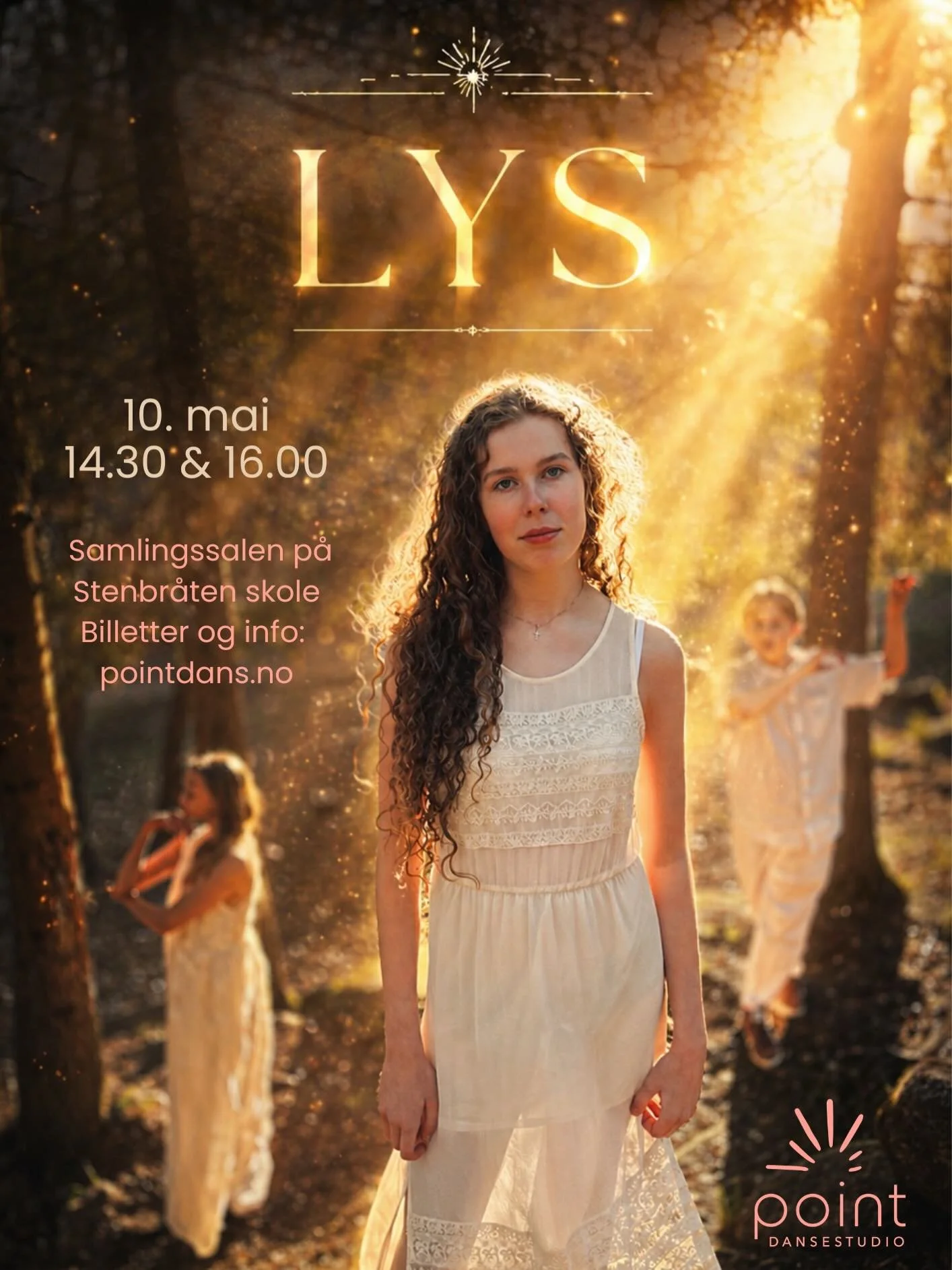 Assa, dette gleder vi oss til! Billettsalg fra 1. mai p&aring; hjemmesida. 

Bildene til plakaten ble tatt en vakker v&aring;rkveld i skogen ved Stenbr&aring;ten skole. Tre sporty elever, Eline, Kevin og Mathilde poserte. Fint, ikke sant? 🥰