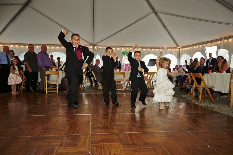 Sergio Wedding Kids dancing.jpg