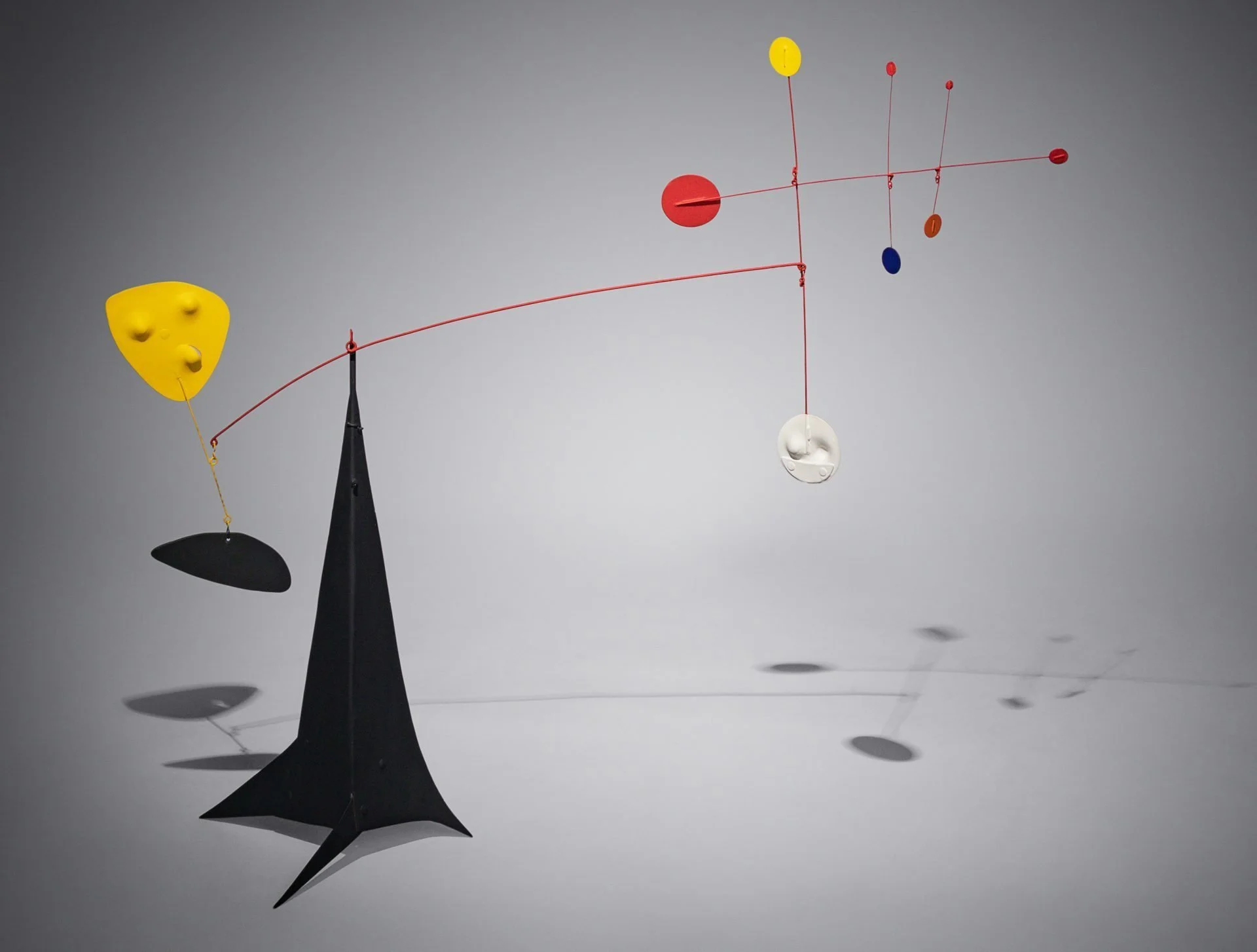 large_alexander-calder-1920x1453.jpg