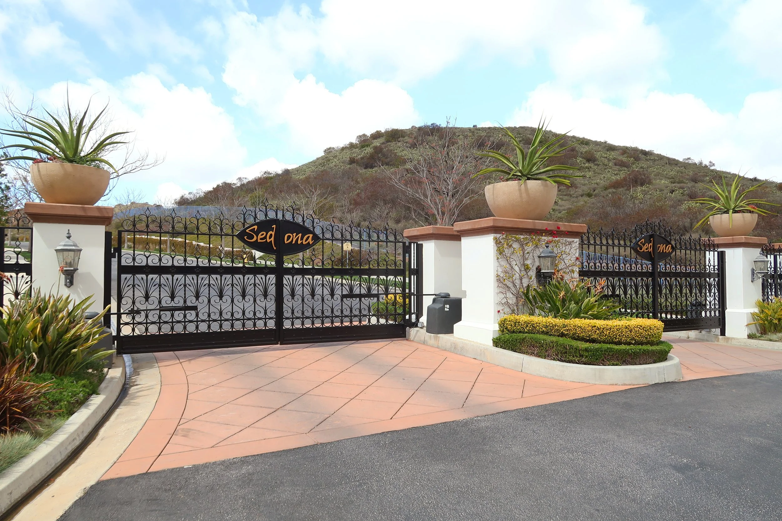  Beautiful HOA auto gates welding and painting repairs 