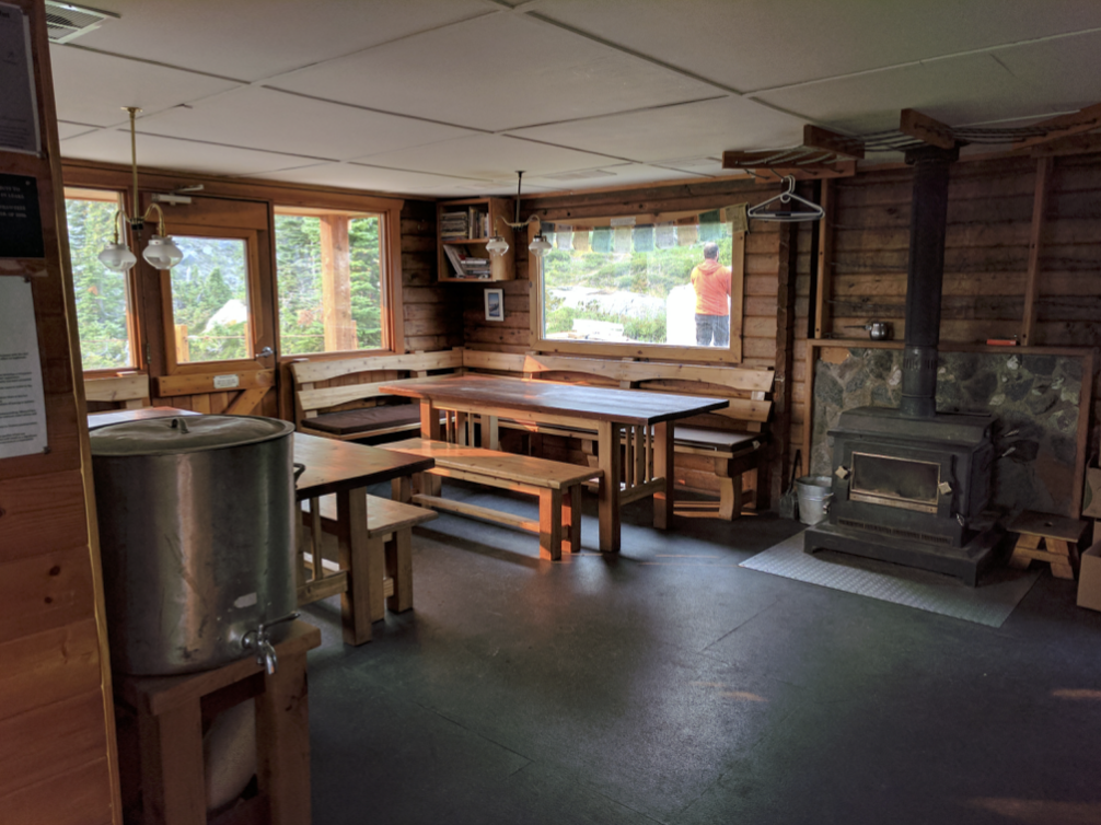 The main living area, lookin' good as new!