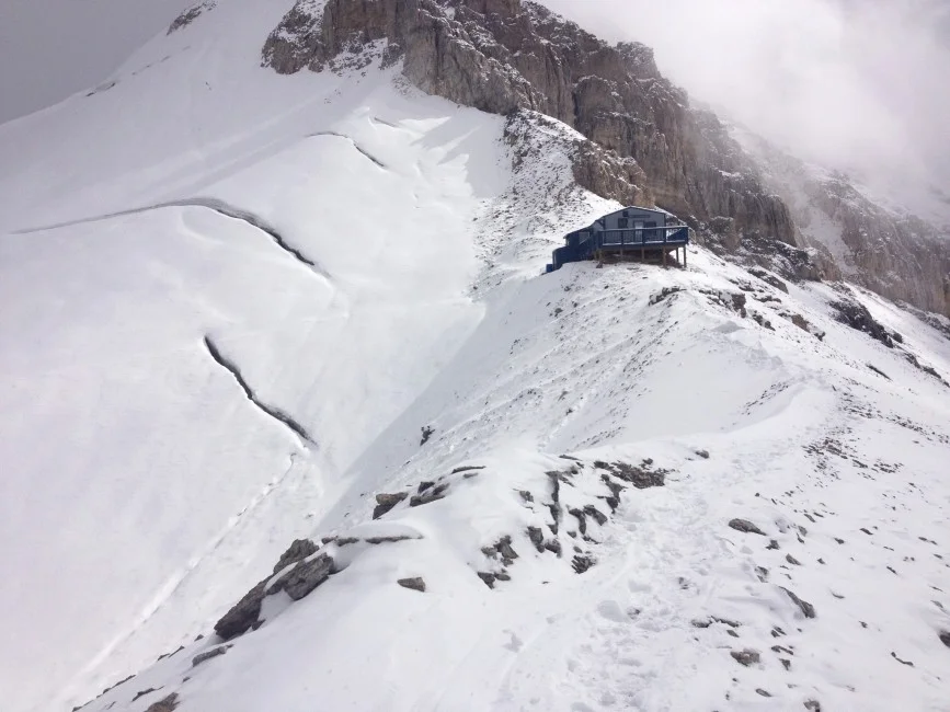 The Neil Colgan Hut above the Valley of the 10 Peaks. Photo by Gavin Boutet.