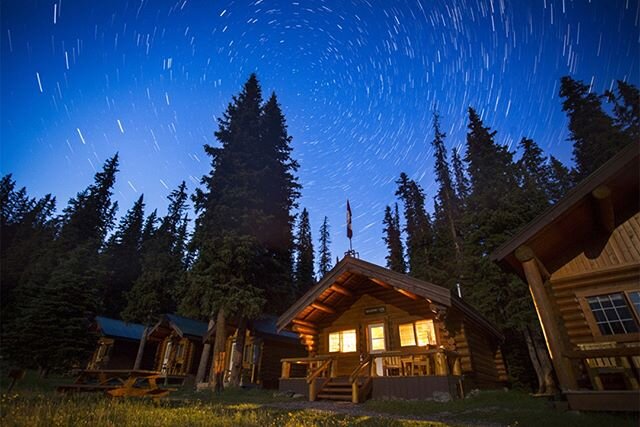 If you're psyched on working outside this summer in the mountains, come join our Shadow Lake Lodge team!
.
We're looking for Service Team members immediately - check out the link in our profile for more information on the positions.
.
📸: @paulzizkap