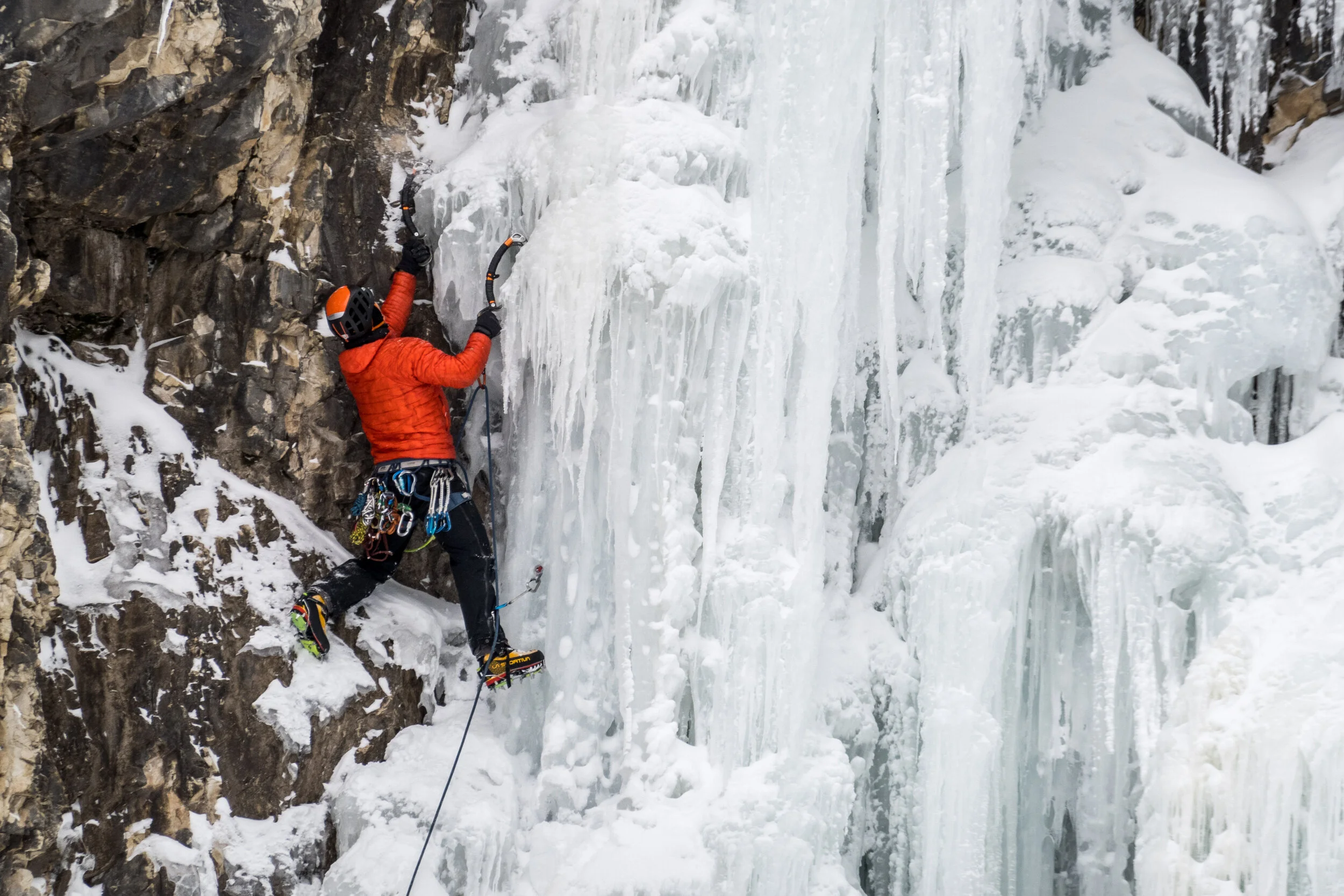 Photo Insiders: Ice climbing with the ACC Southern Alberta Section 
