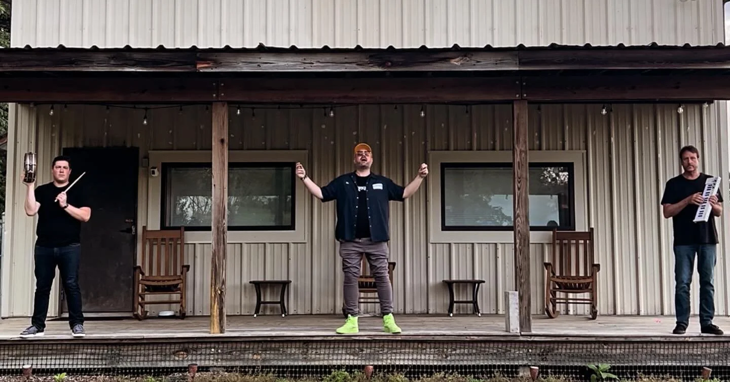 Doing stuff, making things. New album out June 18th and you can presave with the link in our bio!
#nashville #newmusic #notcountry