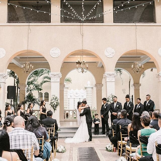 With NYE right around the corner, we&rsquo;re daydreaming about this Great Gatsby inspired wedding we shot a while back. What a party!