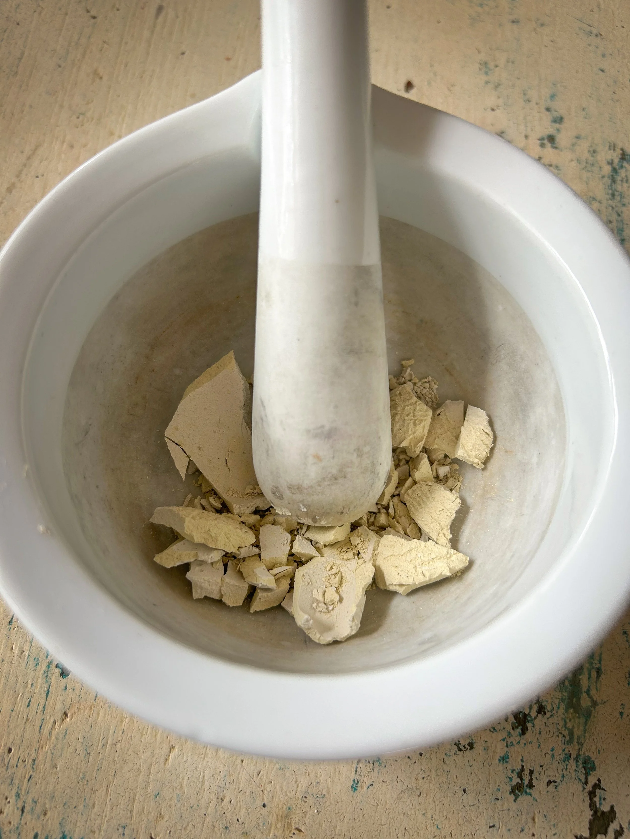 Dandelion lake pigment