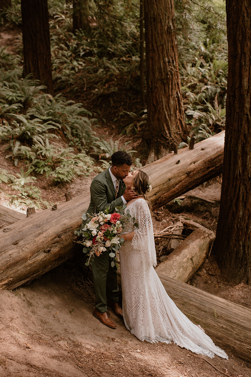 BRIANNAANDCALVIN-oregonwedding-forestpark-sneakpeeks-madelinerosephotographyco-37.jpg