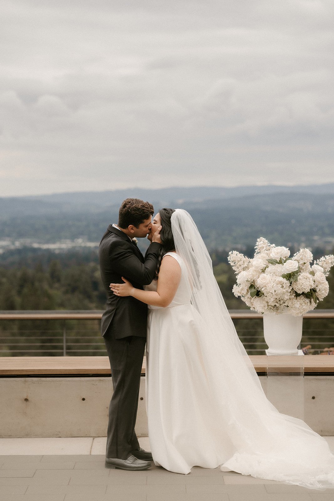 COCOANDTERRY-oregonwedding-amaterrawinery-highlights-madelinerosephotographyco-73.jpg