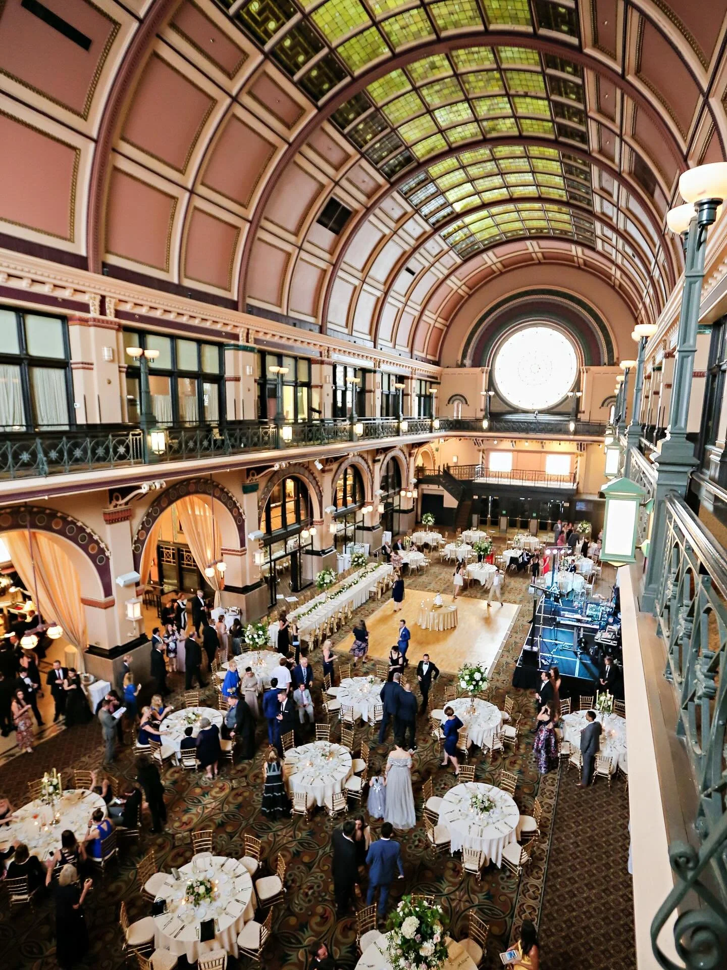 Flashback Friday ✨
We&rsquo;ve had the joy of planning and designing weddings all across the U.S., from the coasts to the heart of the Midwest. Having the chance to collaborate with incredible vendors and venues has been such a gift &mdash; and this 