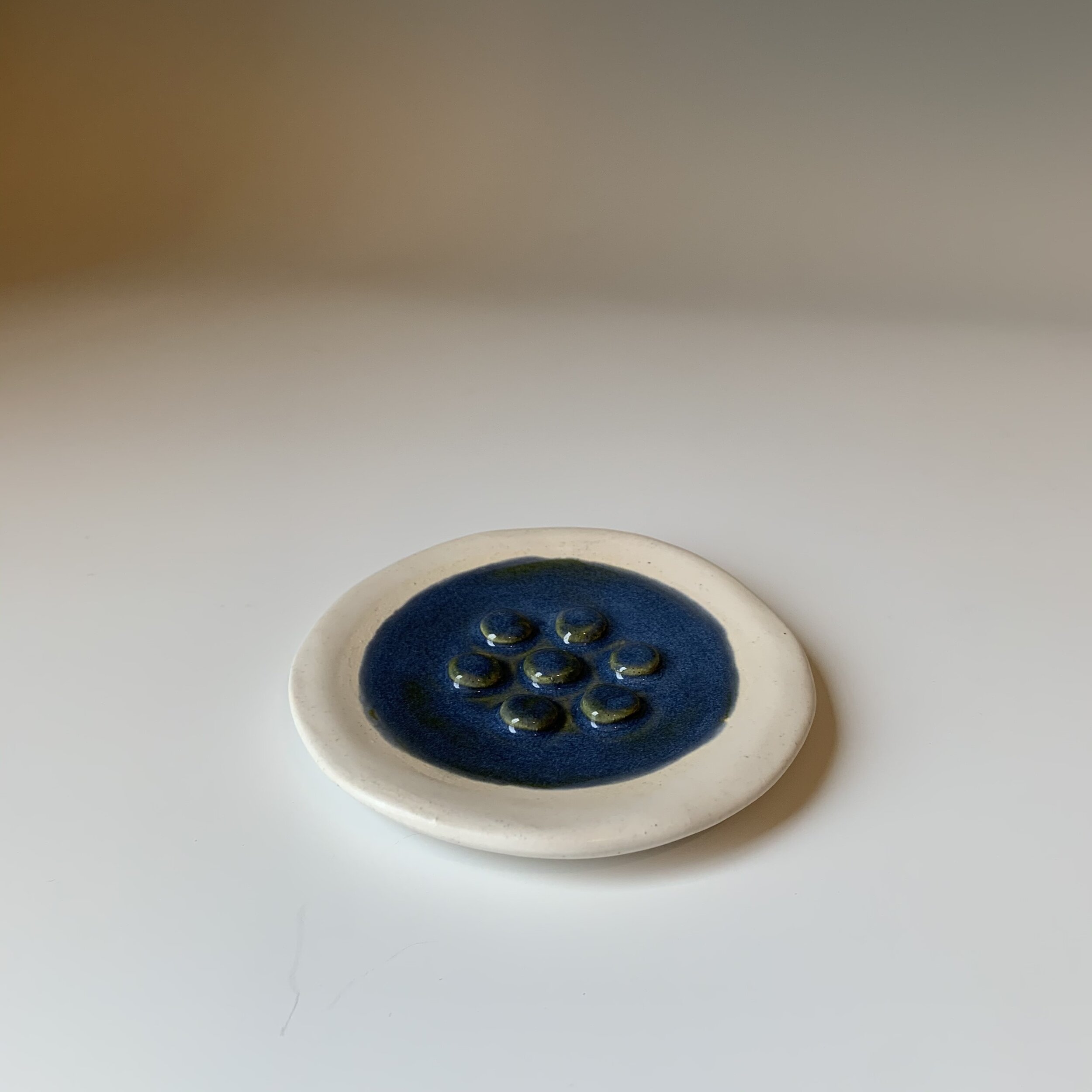 Soap Dish Blue &amp; Round