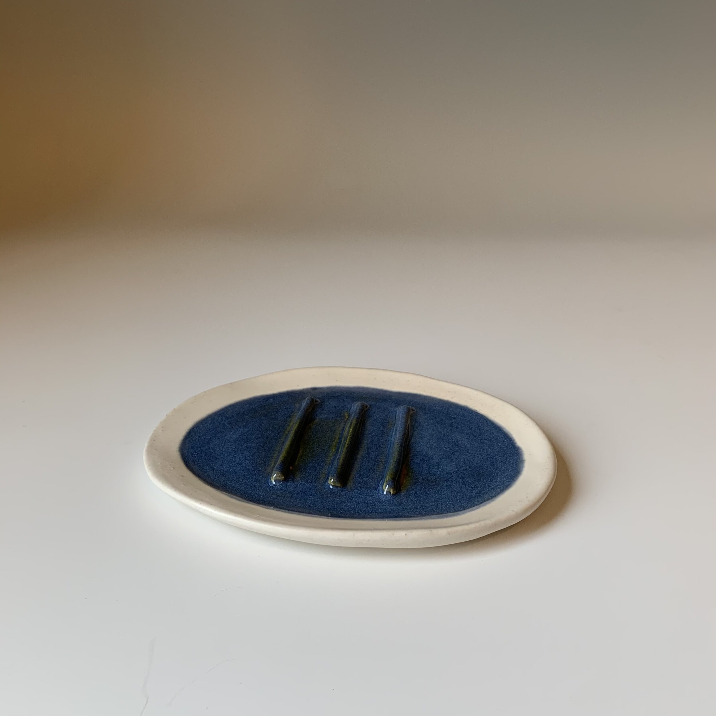 Soap Dish Blue &amp; Oval