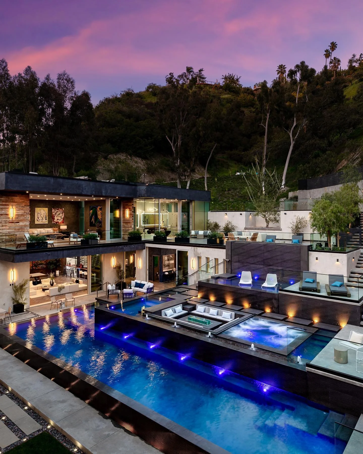 1116 Chantilly Rd | Part Two

I&rsquo;m so grateful to have had the opportunity to photograph this stunning architectural modern home in Bel-Air. Here are a few more of my favorite images. 

The listing also includes beautiful photography by @nilstim