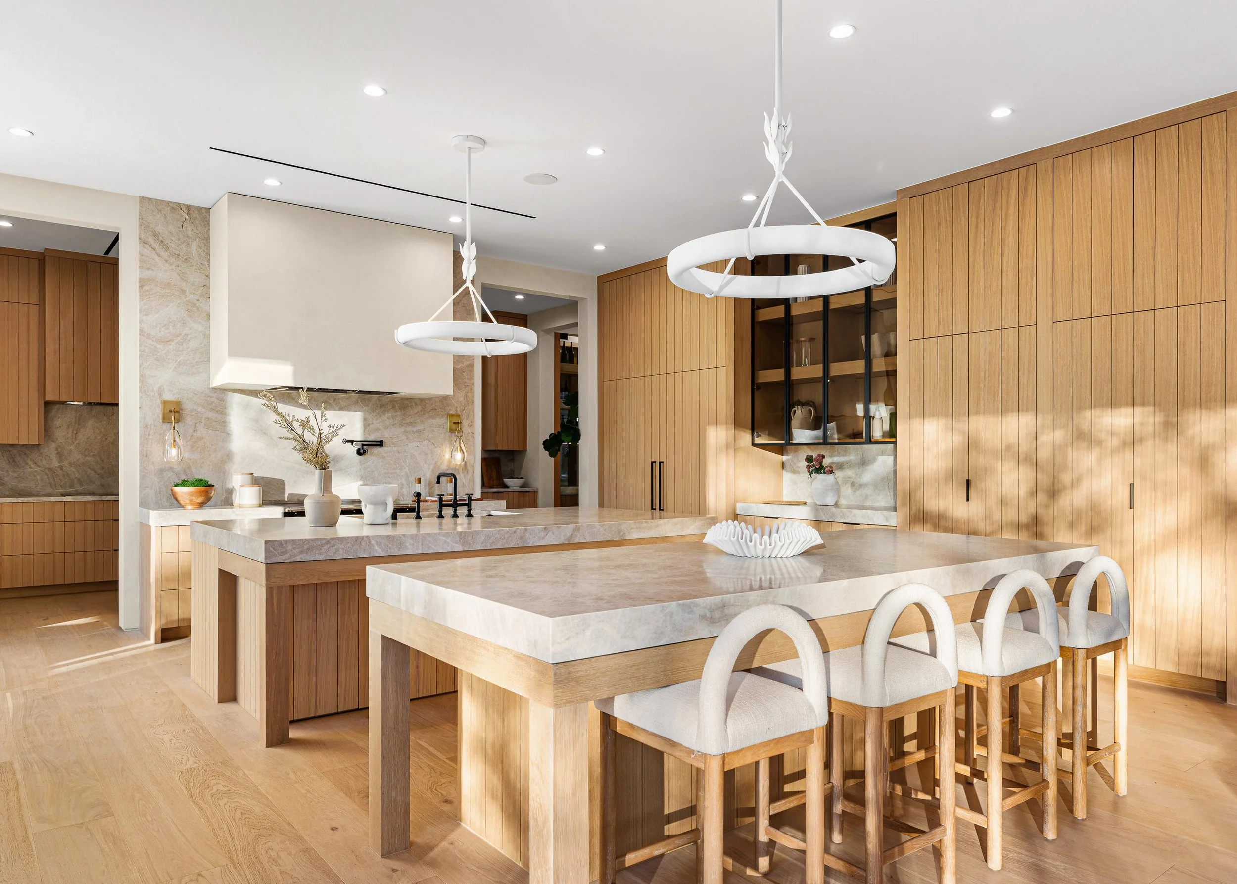 Los Angeles interior design photography of a modern kitchen with refined finishes.