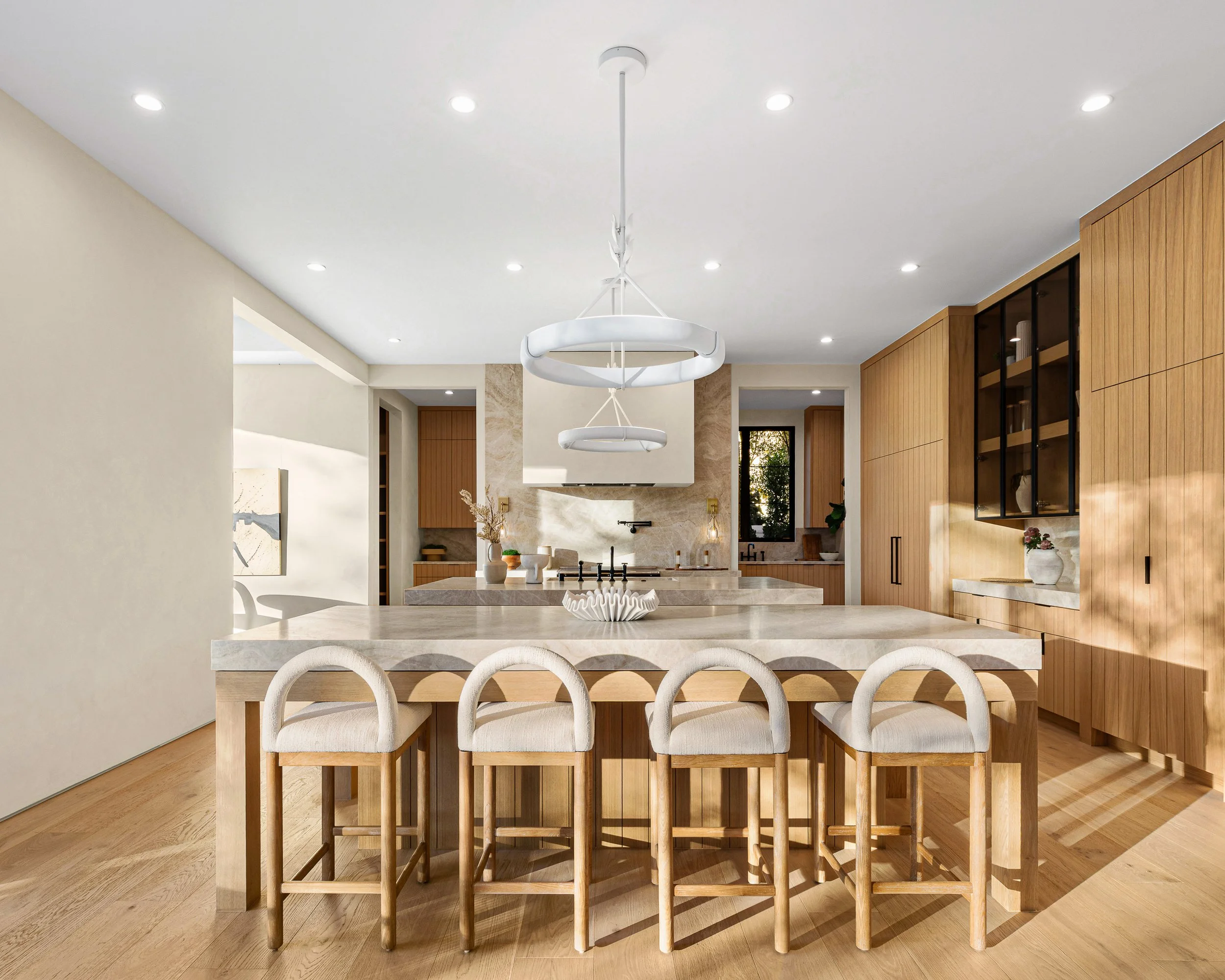 Los Angeles real estate photography of a luxury modern kitchen by Wayne Ford