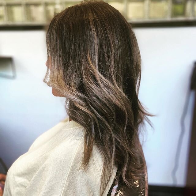 Balayage! #Perfection #obessed #maneeventsalon #rosemont #weback #paishau #caluragloss #olaplex #oligopro #matrixmasterlightner