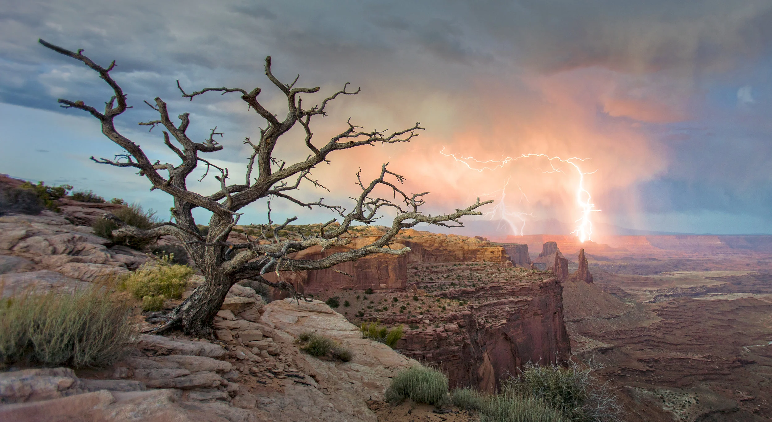 Desert_Lightning-c.jpg